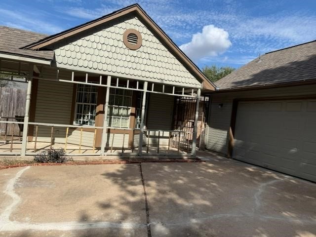 12010 Greenglade, Houston, TX 77099 12010 Greenglade, Houston, TX 77099