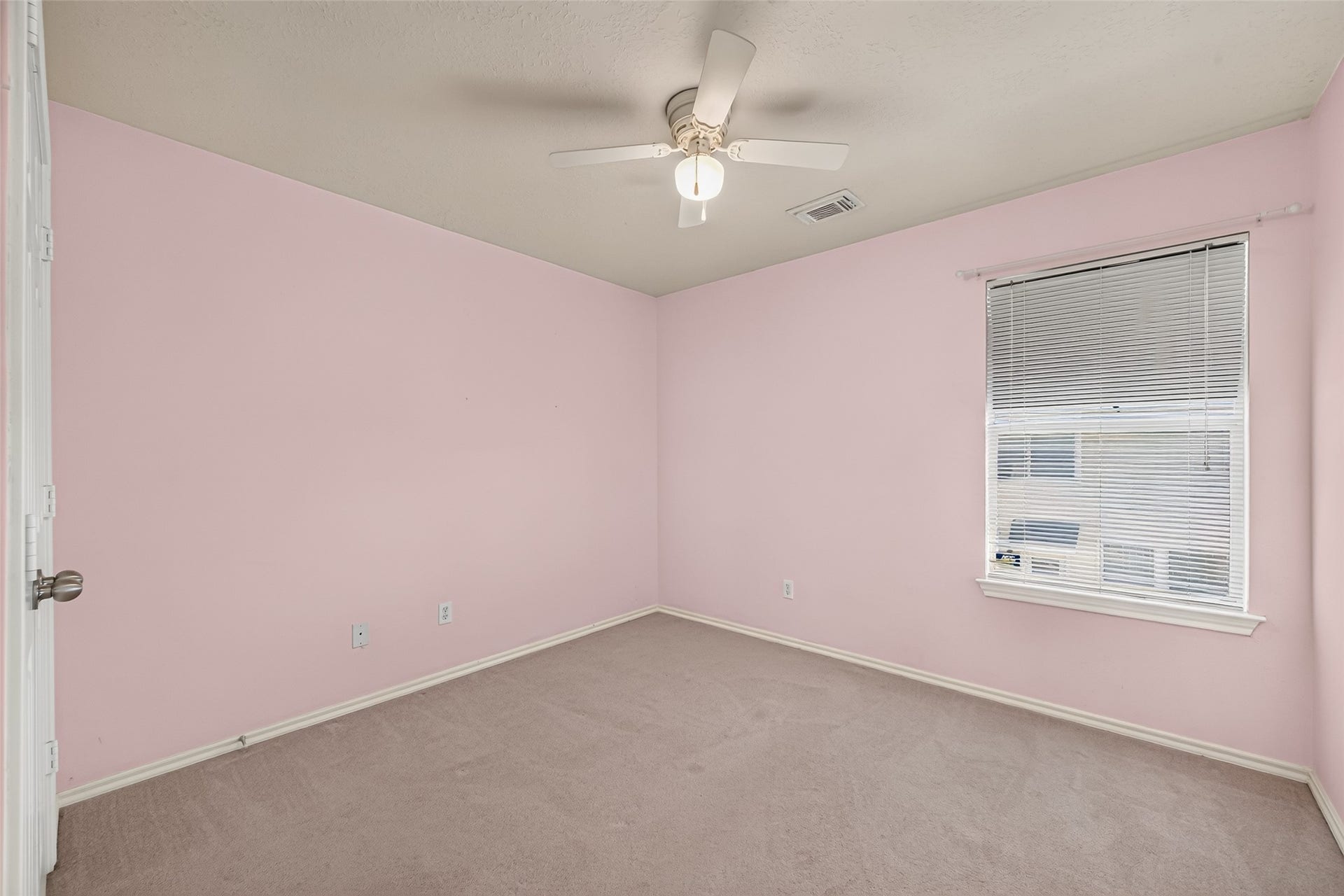 8734 Thistlemoor Lane, Houston, TX 77044 Third bedroom