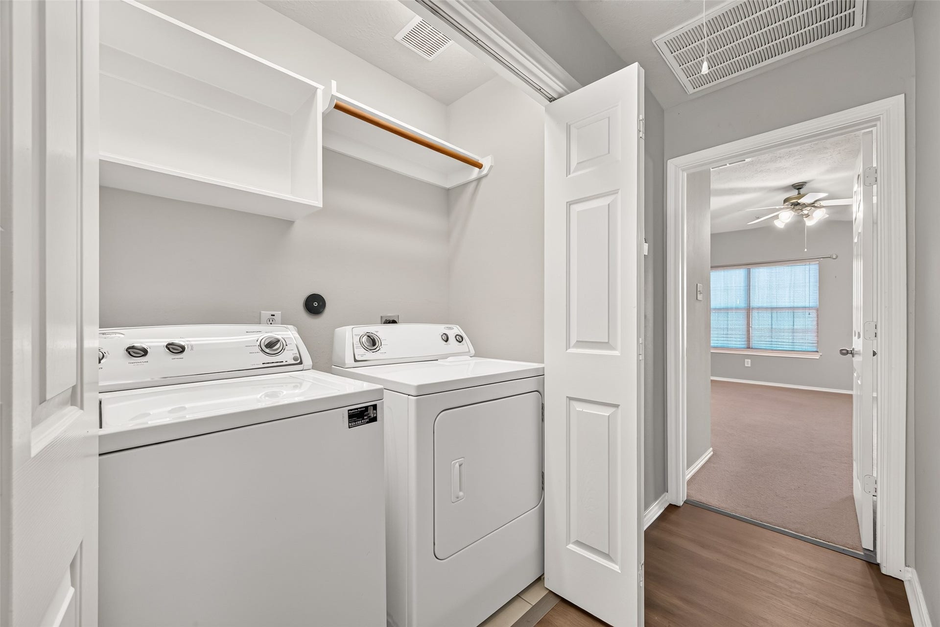 8734 Thistlemoor Lane, Houston, TX 77044 Washer and dryer also included for added convenience