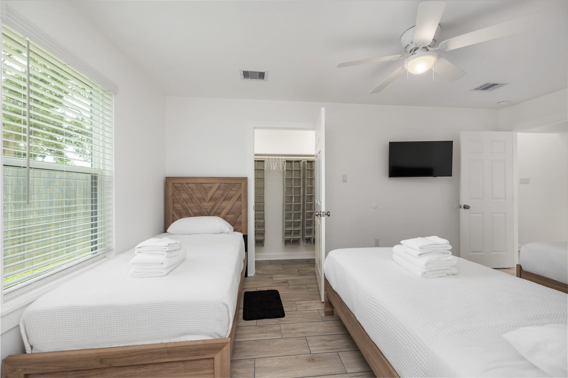 6004 Bois D Arc Street, #B, Houston, TX 77087