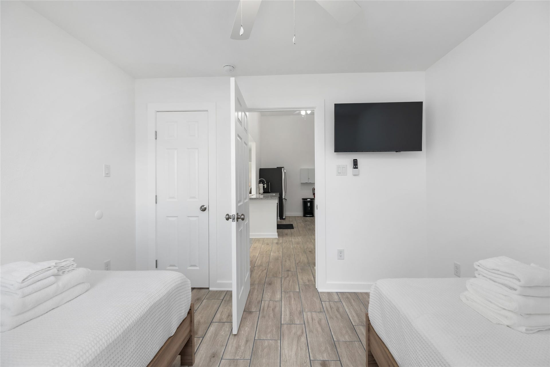 6004 Bois D Arc Street, #B, Houston, TX 77087