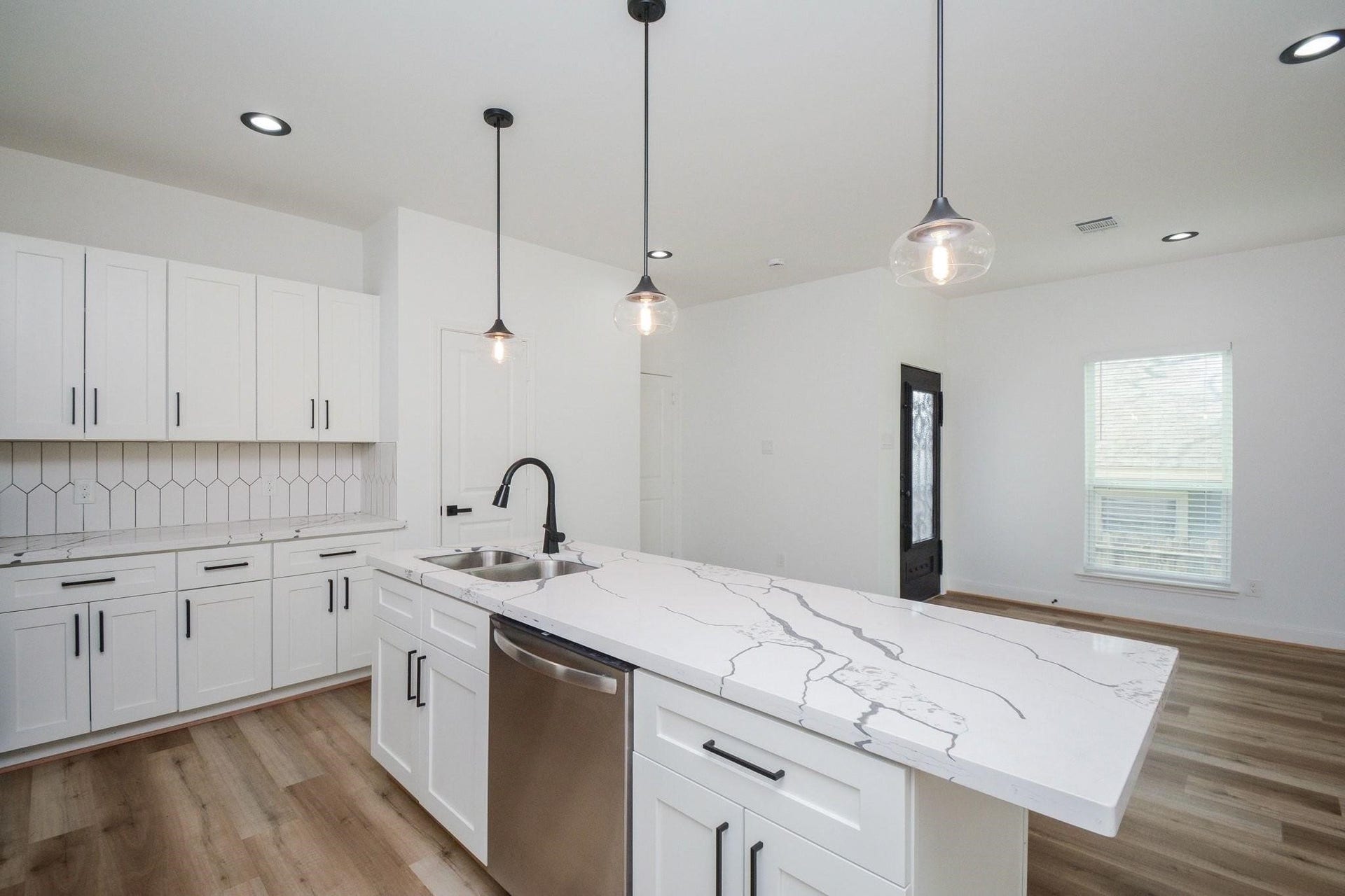 1415 E 35th Street, Houston, TX 77022 1415 E 35th Street, Houston, TX 77022