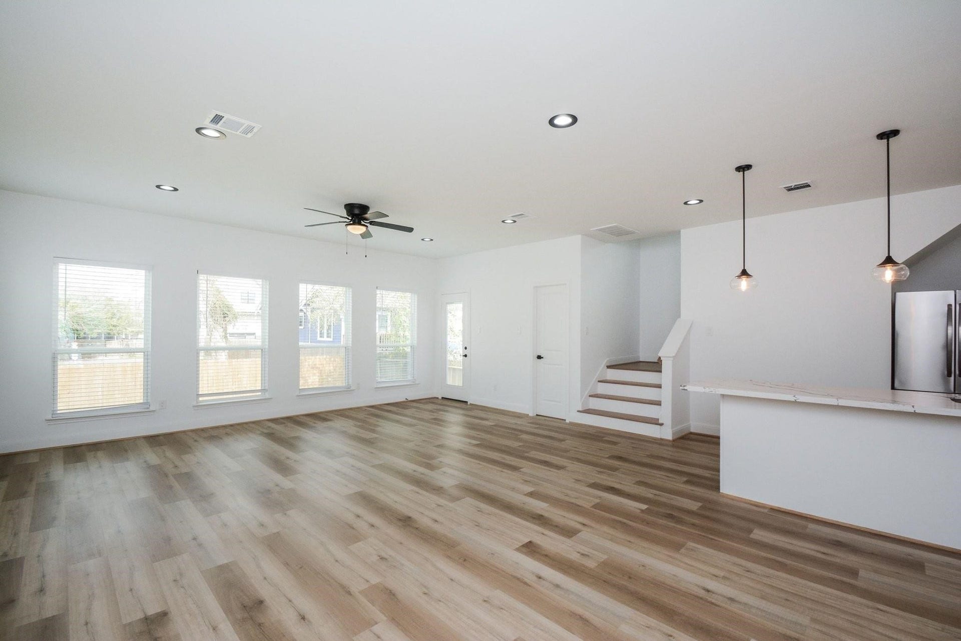1415 E 35th Street, Houston, TX 77022 1415 E 35th Street, Houston, TX 77022