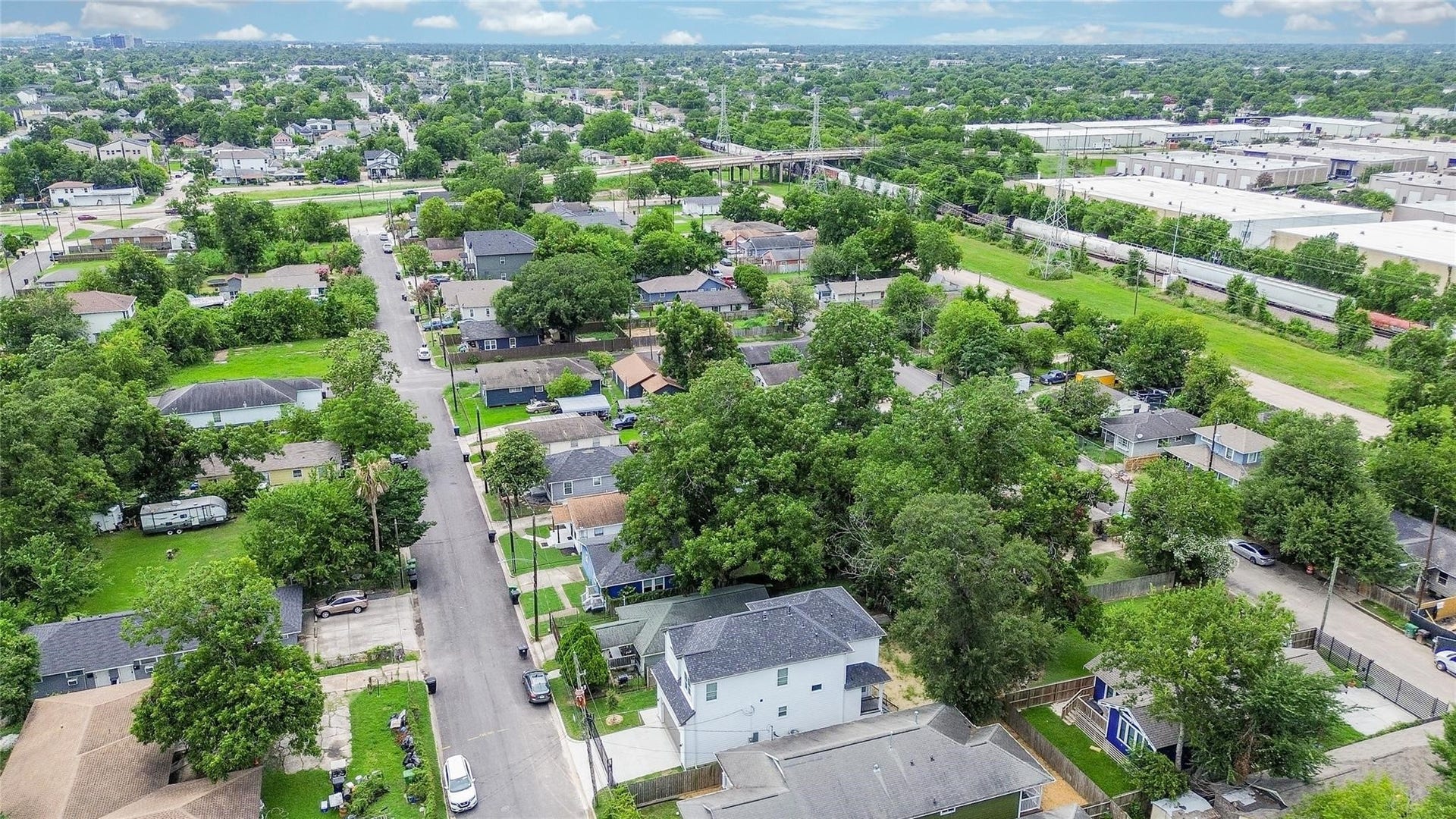 1415 E 35th Street, Houston, TX 77022 1415 E 35th Street, Houston, TX 77022
