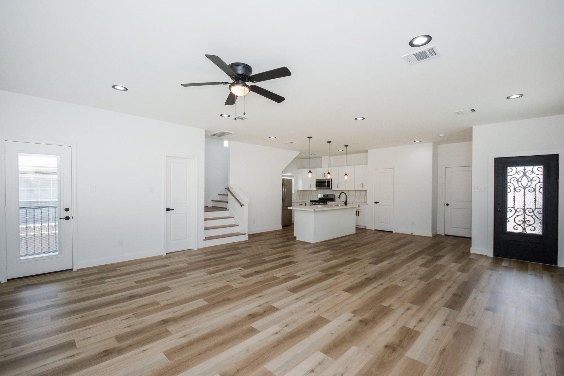 1415 E 35th Street, Houston, TX 77022 1415 E 35th Street, Houston, TX 77022