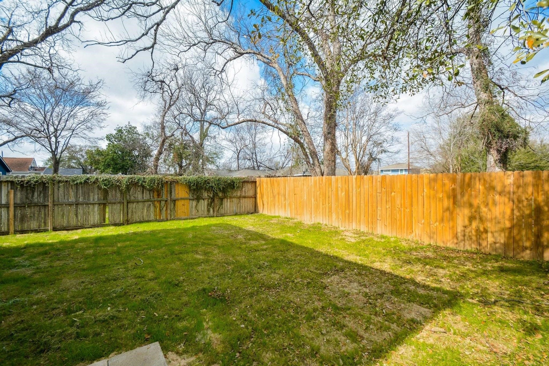 1415 E 35th Street, Houston, TX 77022 1415 E 35th Street, Houston, TX 77022
