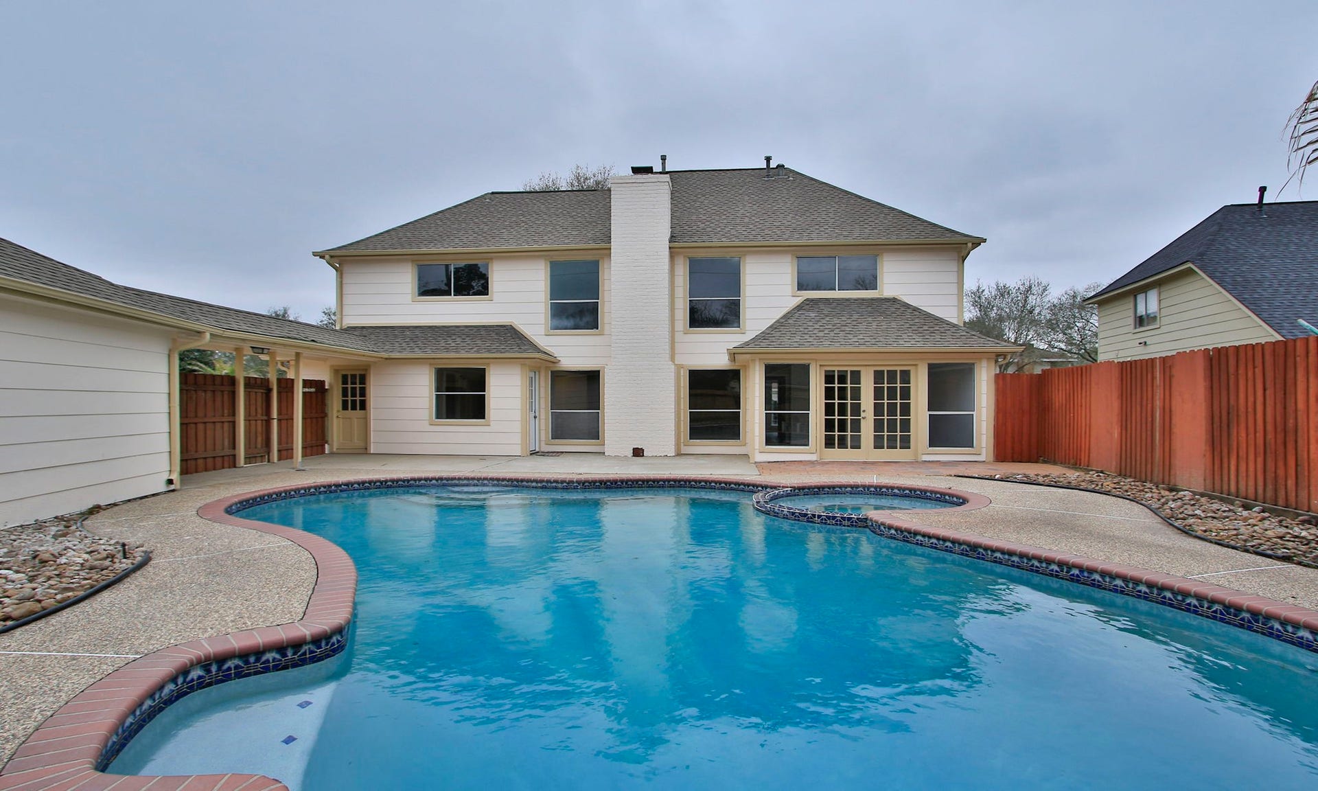 3515 Stoney Oak Drive, Houston, TX 77068 The sparkling pool is the perfect addition to this backyard