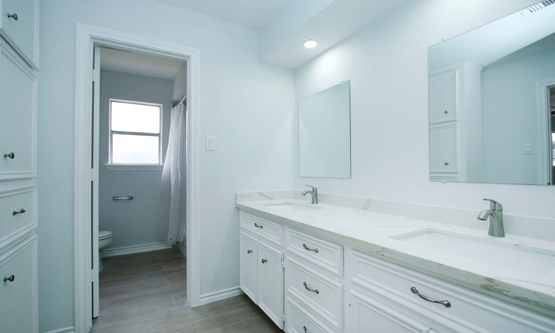 3515 Stoney Oak Drive, Houston, TX 77068 Secondary upstairs bathroom