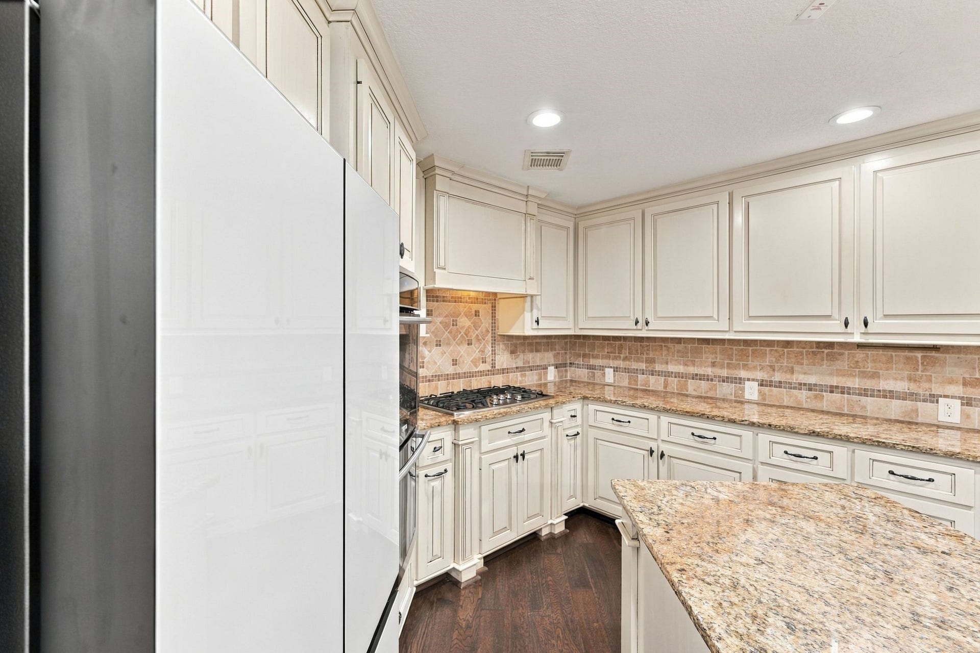 202 W Greywing Circle, The Woodlands, TX 77382 202 W Greywing Circle, The Woodlands, TX 77382