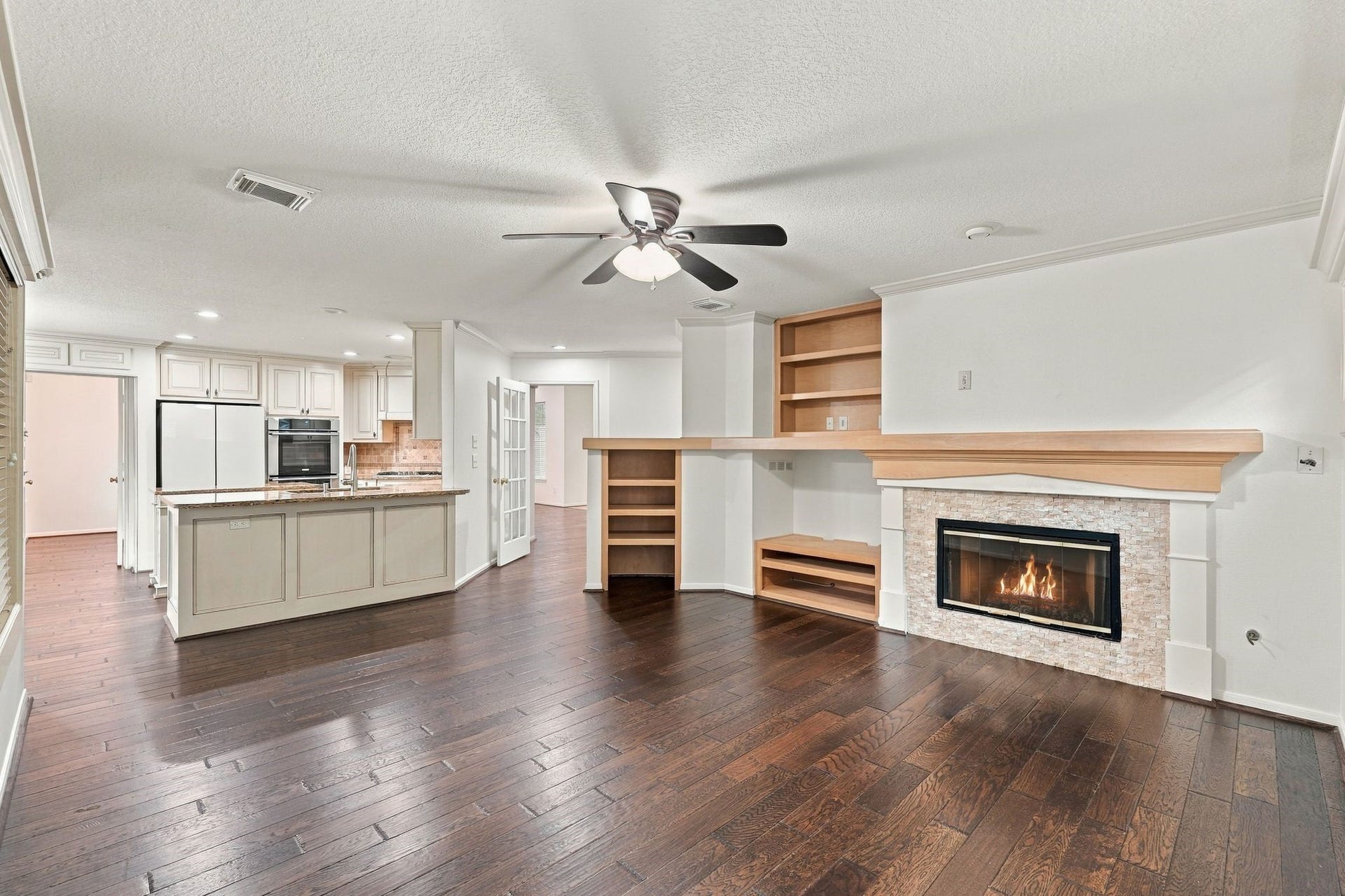 202 W Greywing Circle, The Woodlands, TX 77382 202 W Greywing Circle, The Woodlands, TX 77382