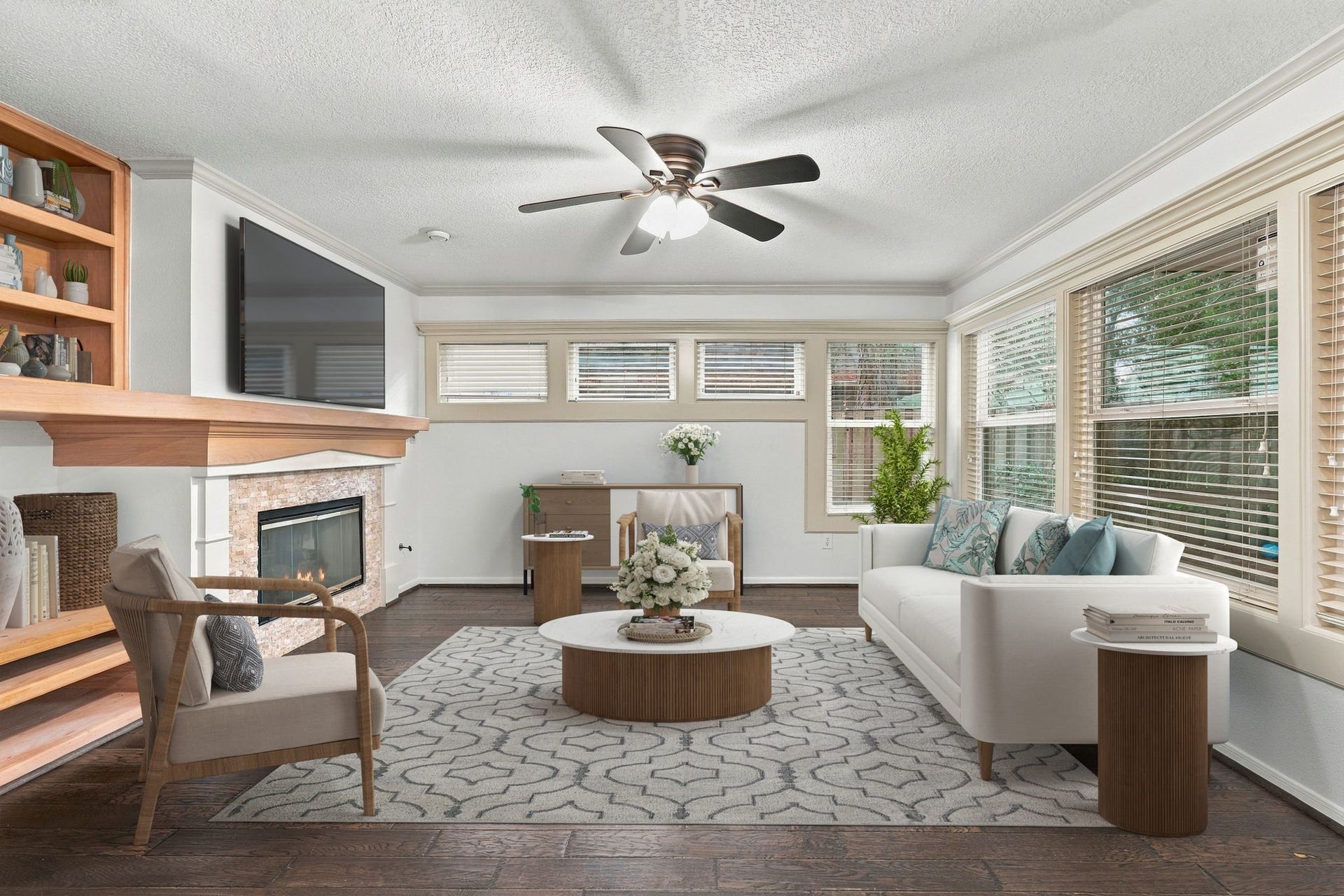 202 W Greywing Circle, The Woodlands, TX 77382 *Virtually staged*