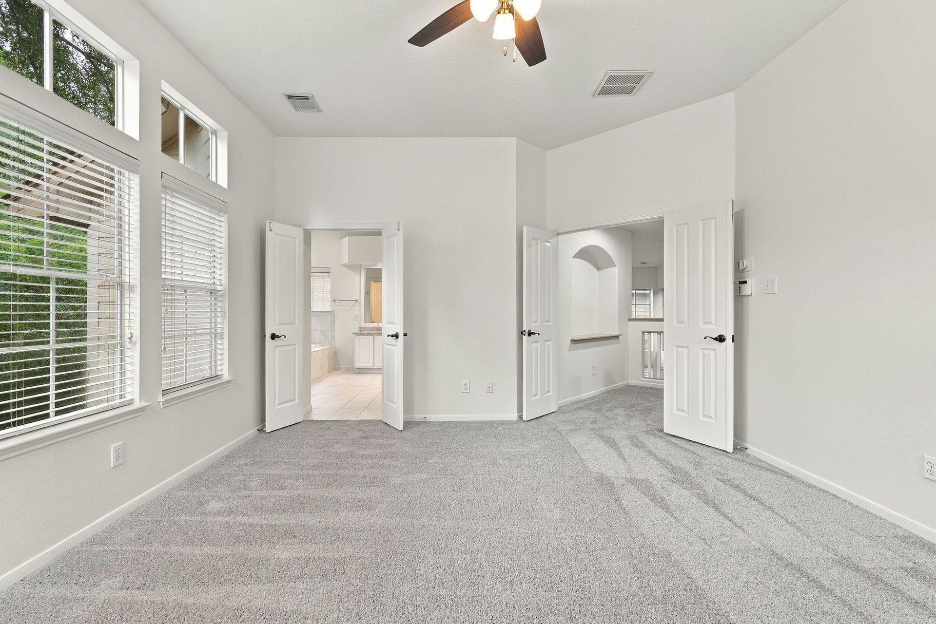 202 W Greywing Circle, The Woodlands, TX 77382 Another view of spacious primary bedroom