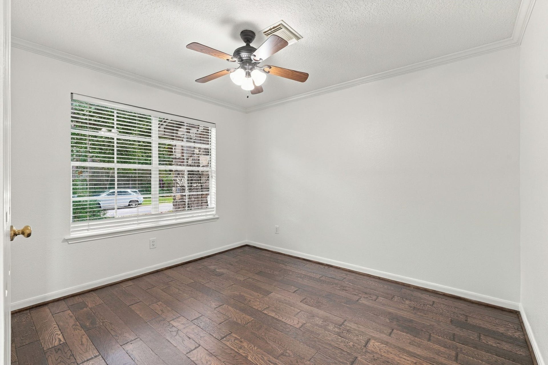 202 W Greywing Circle, The Woodlands, TX 77382 First floor study
