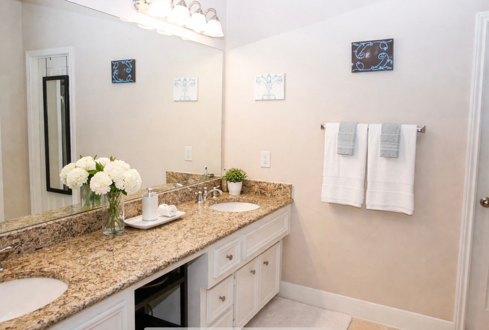 1012 Studer Street, Houston, TX 77007