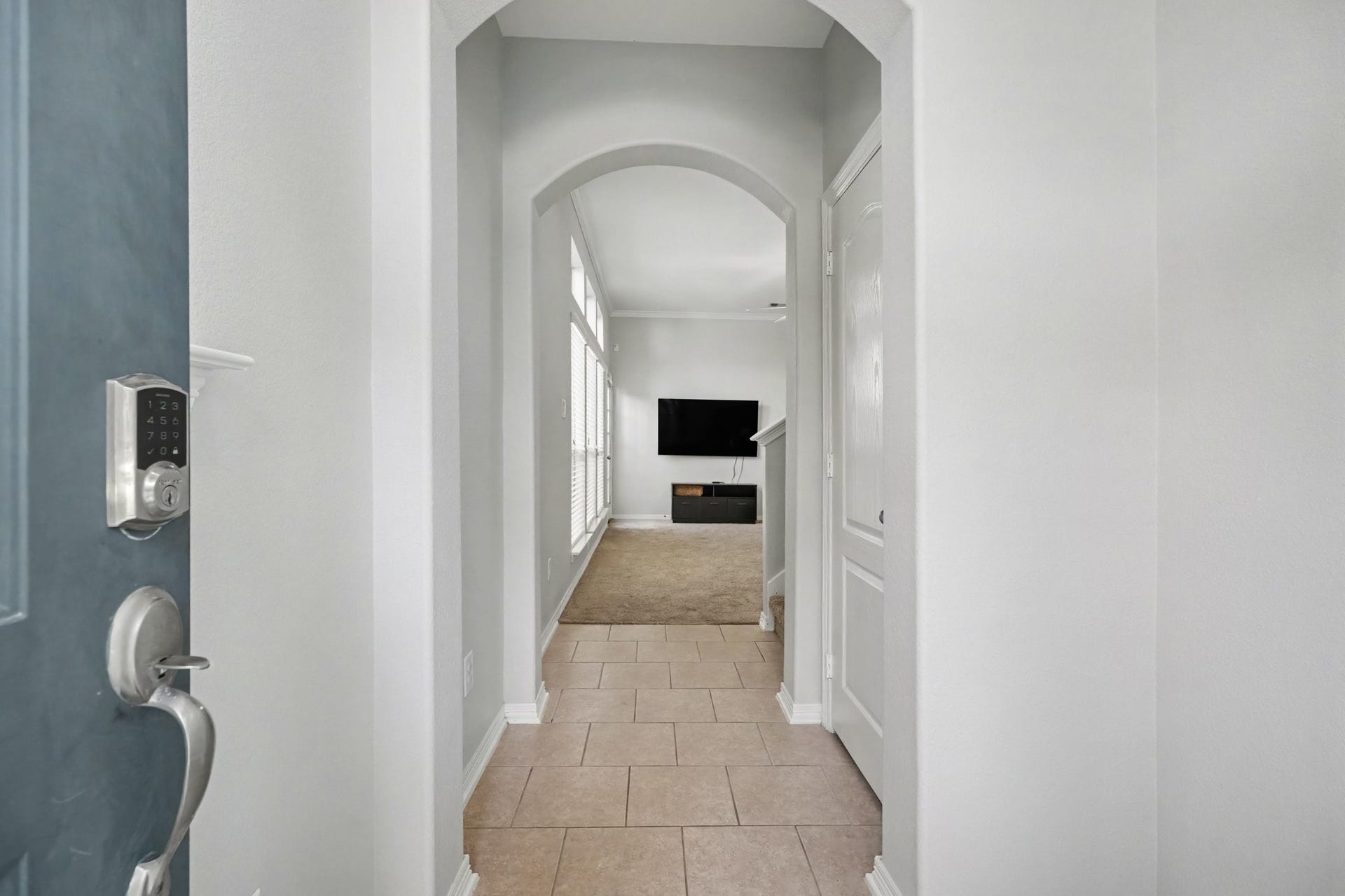 2804 Sand Dune Drive, Seabrook, TX 77586 Entry way with large closet for additional storage.