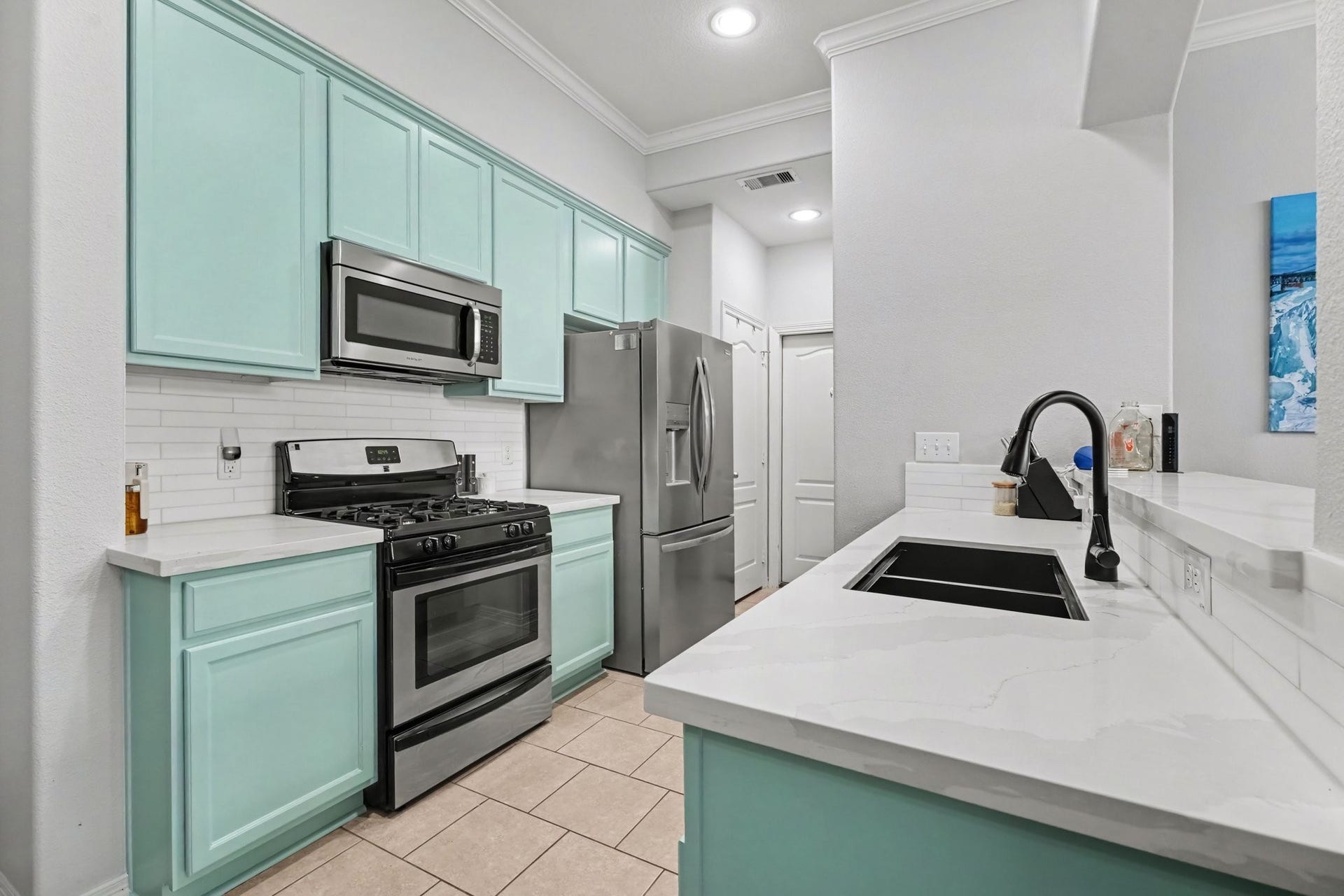 2804 Sand Dune Drive, Seabrook, TX 77586 Kitchen