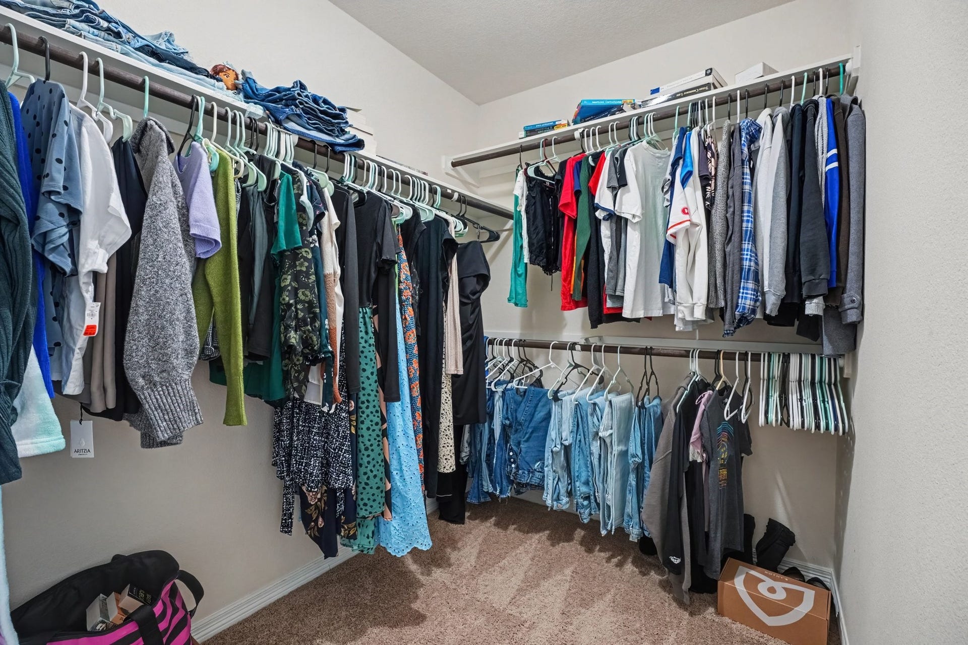 2804 Sand Dune Drive, Seabrook, TX 77586 Giant walk in closet.