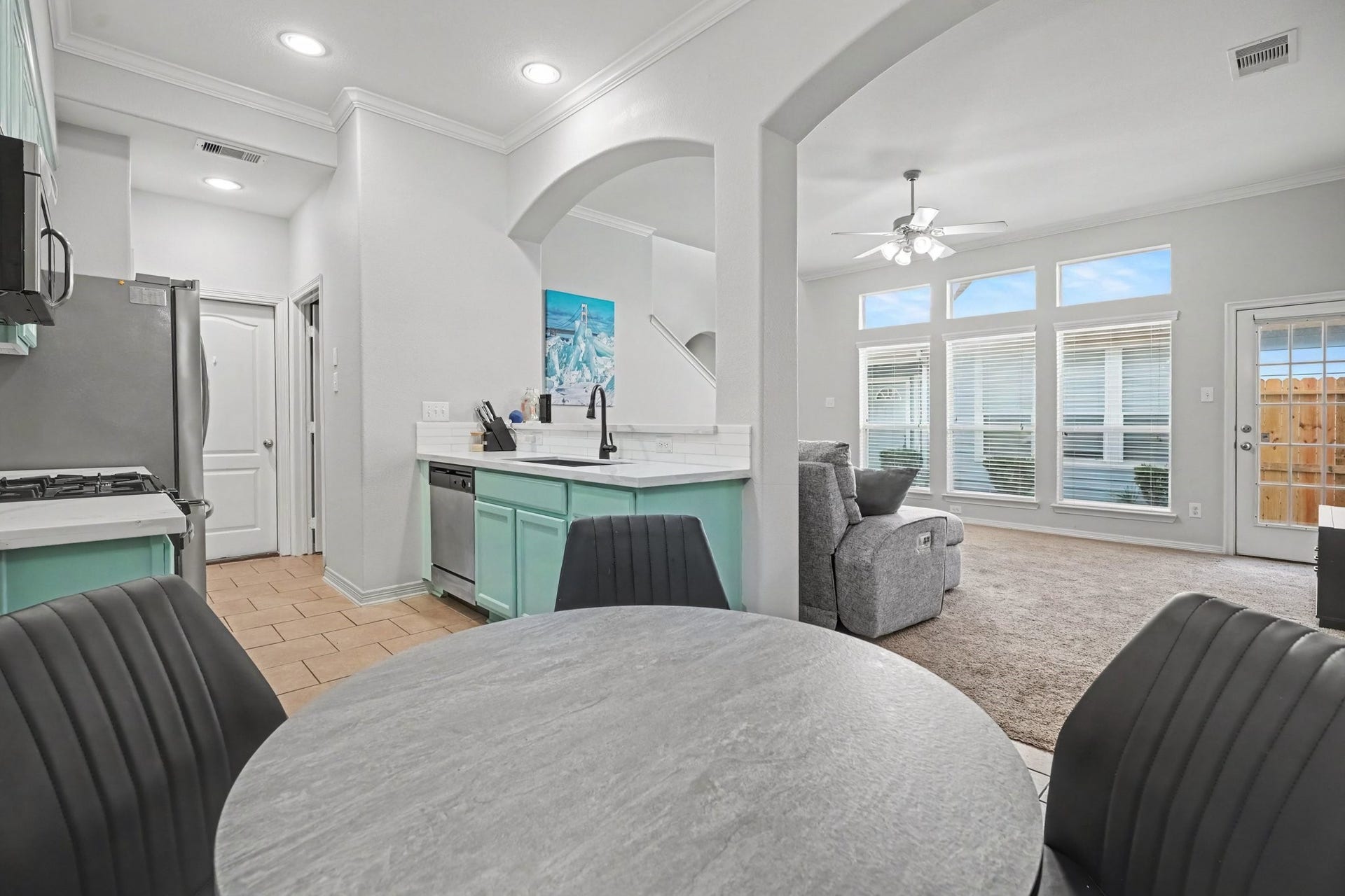2804 Sand Dune Drive, Seabrook, TX 77586 Kitchen looking towards the living room.