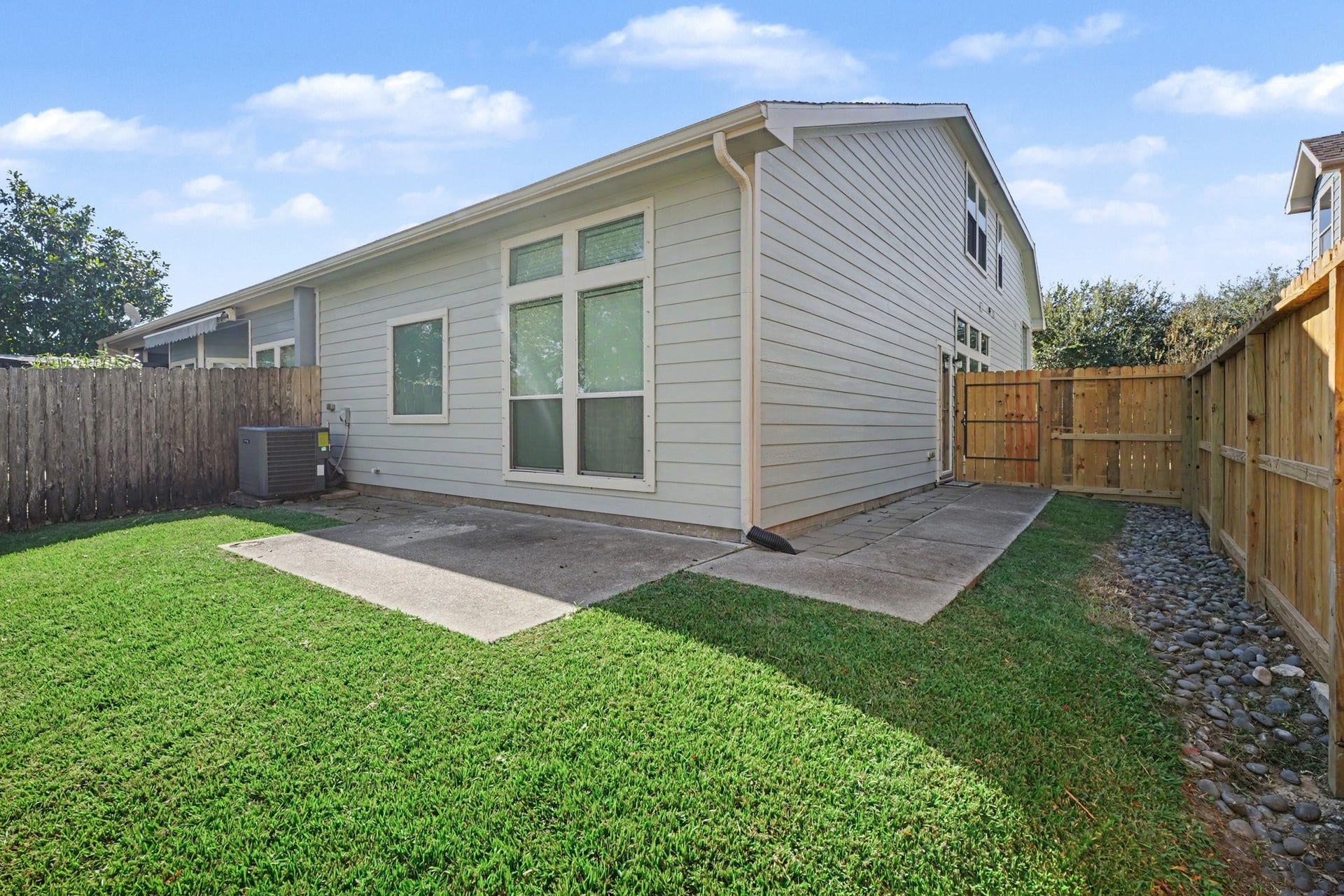 2804 Sand Dune Drive, Seabrook, TX 77586 Backyard
