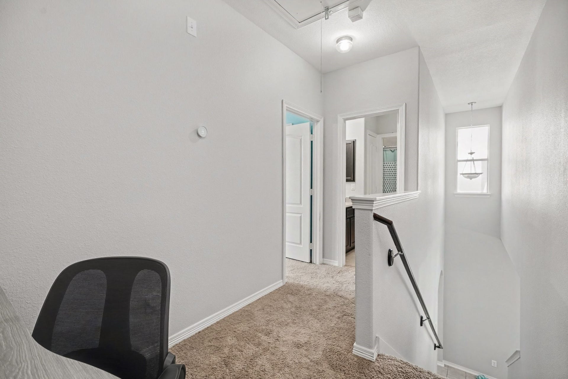 2804 Sand Dune Drive, Seabrook, TX 77586 Small office space located at the top of the stairs.