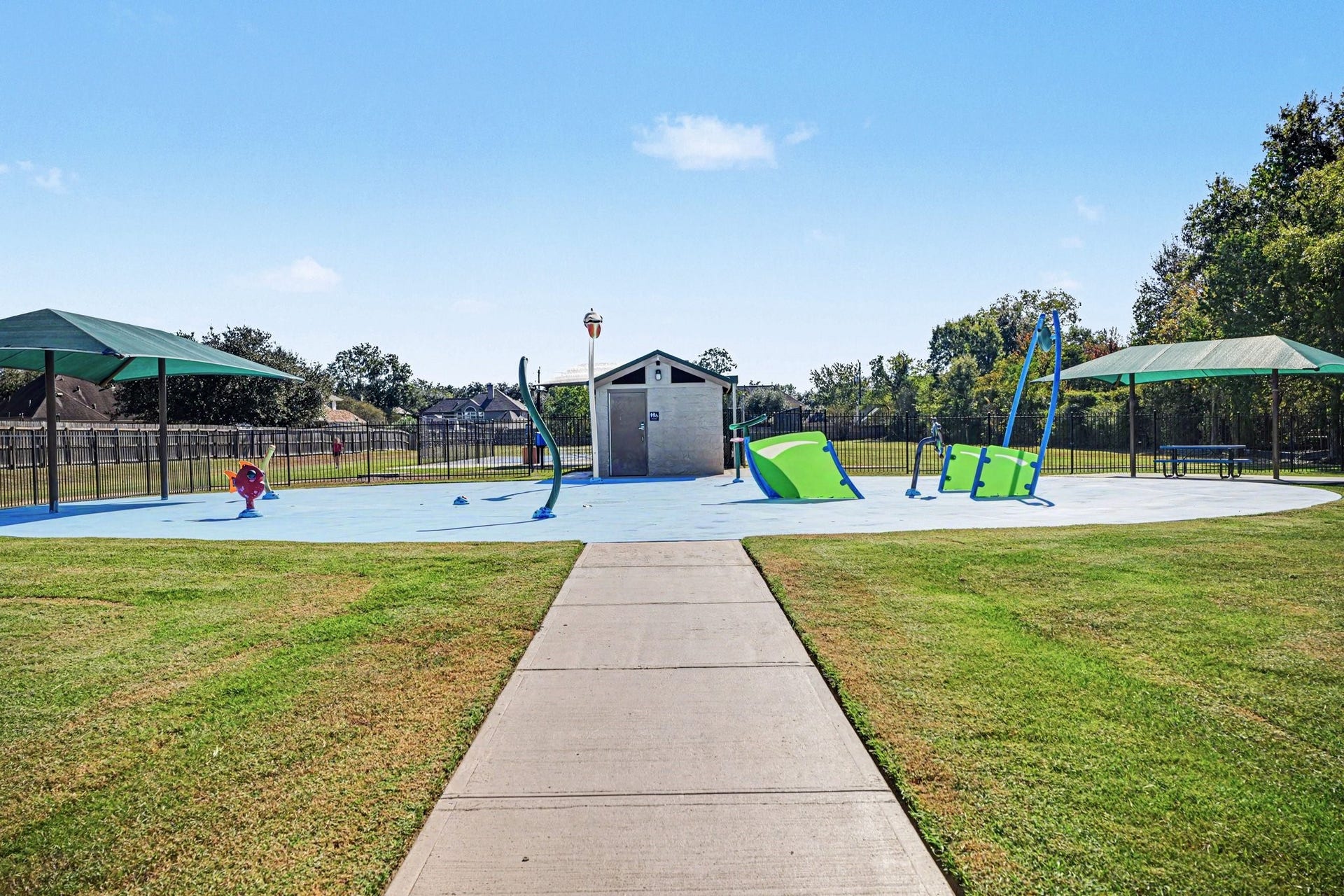 2804 Sand Dune Drive, Seabrook, TX 77586 Splash pad & play ground located across the