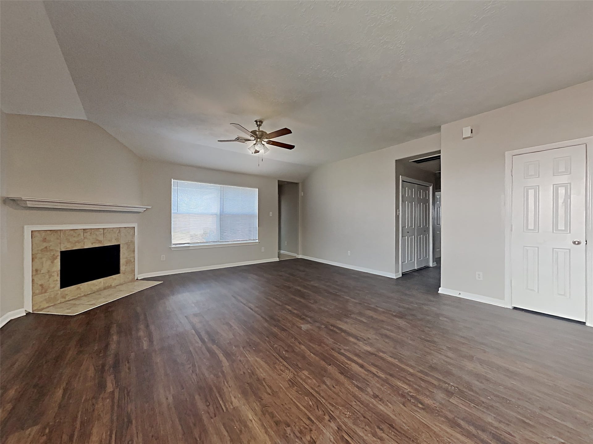 9010 York Hollow Lane, Houston, TX 77044 9010 York Hollow Lane, Houston, TX 77044