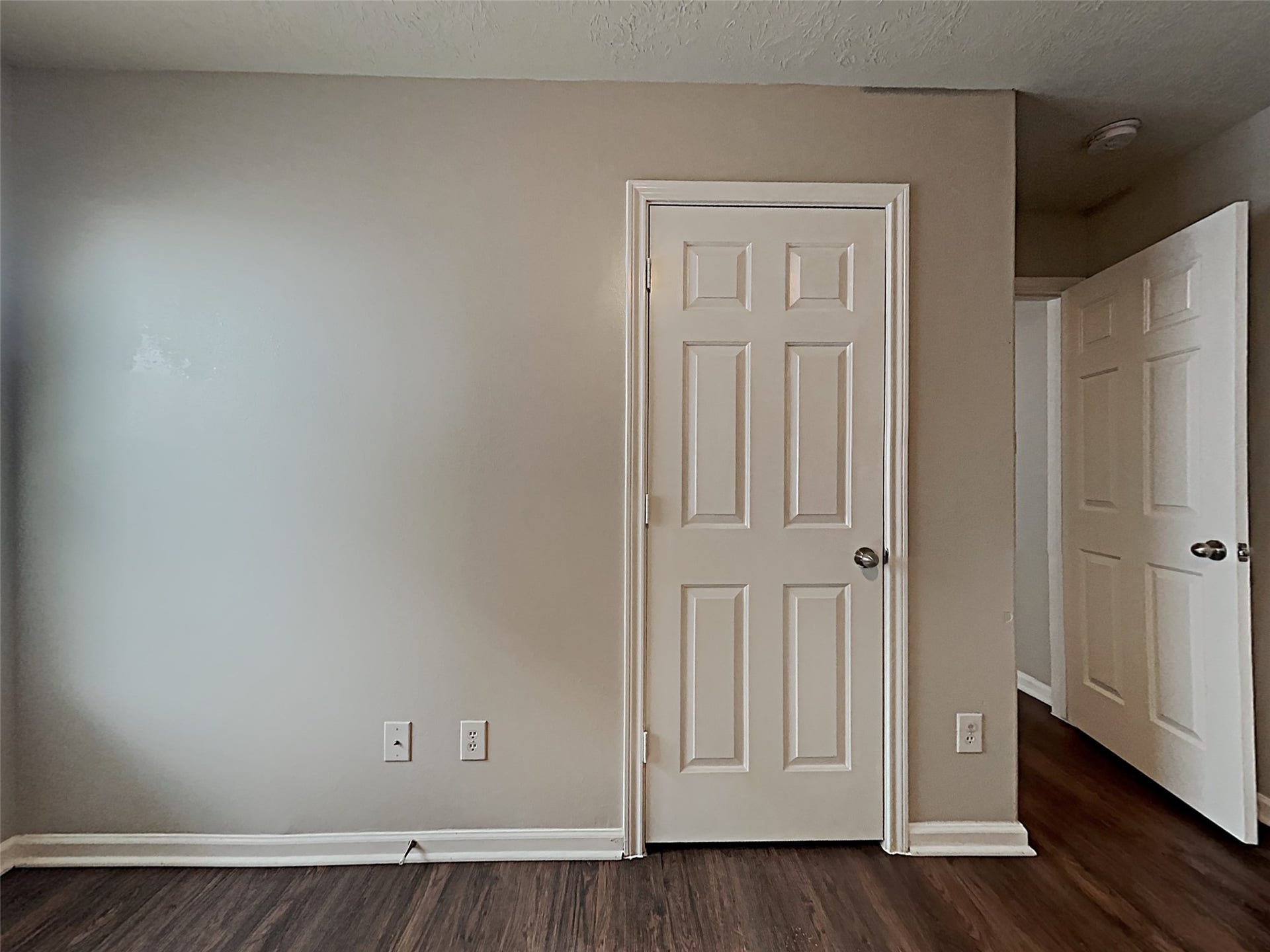 9010 York Hollow Lane, Houston, TX 77044 9010 York Hollow Lane, Houston, TX 77044