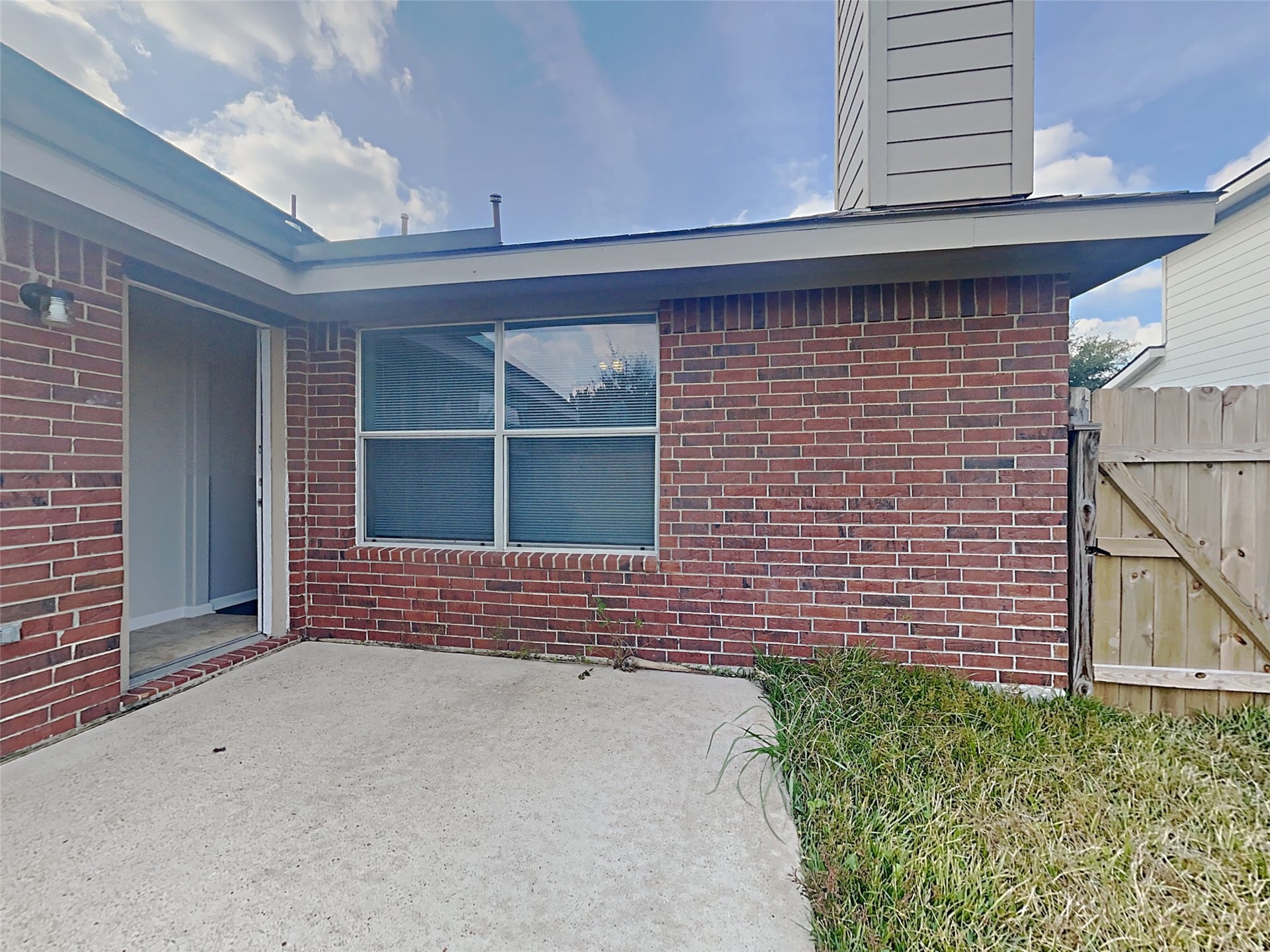 9010 York Hollow Lane, Houston, TX 77044 9010 York Hollow Lane, Houston, TX 77044