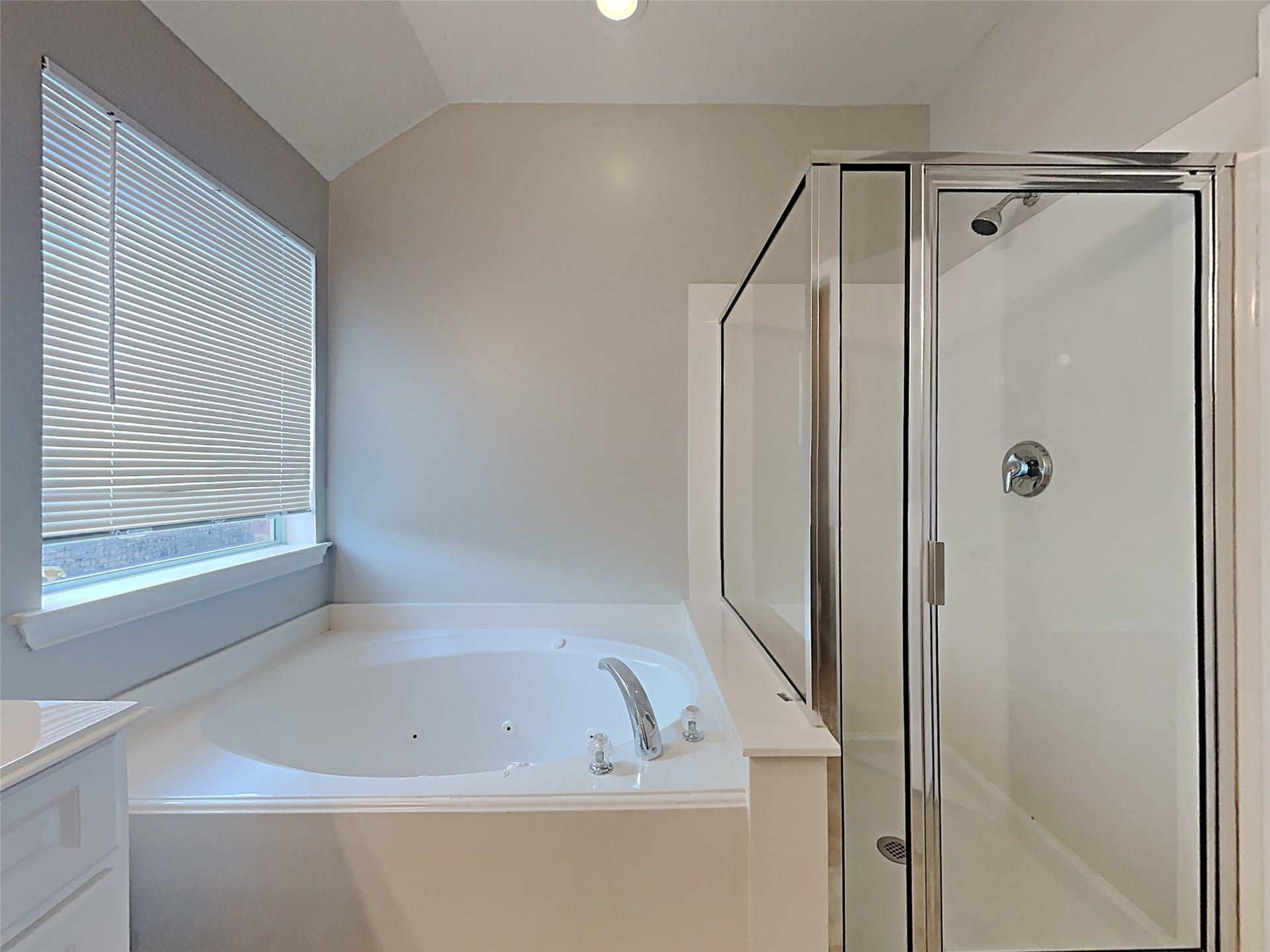 9010 York Hollow Lane, Houston, TX 77044 9010 York Hollow Lane, Houston, TX 77044