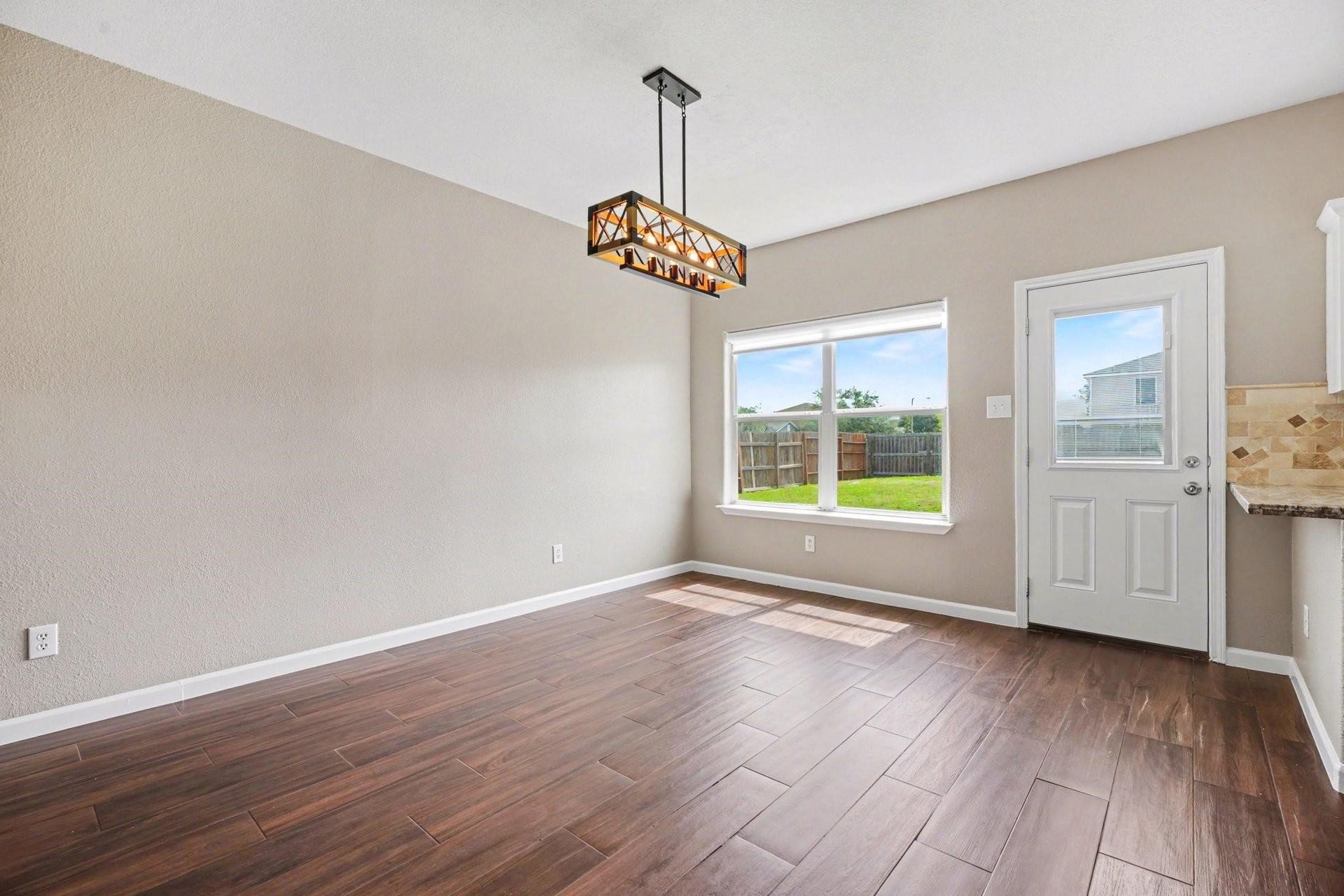 2622 Tarpon Drive, Texas City, TX 77591 Breakfast Area