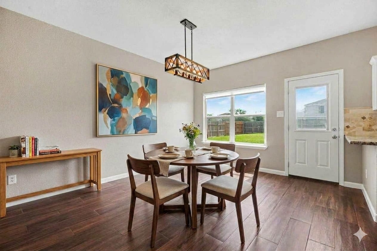 2622 Tarpon Drive, Texas City, TX 77591 Breakfast area with AI staging