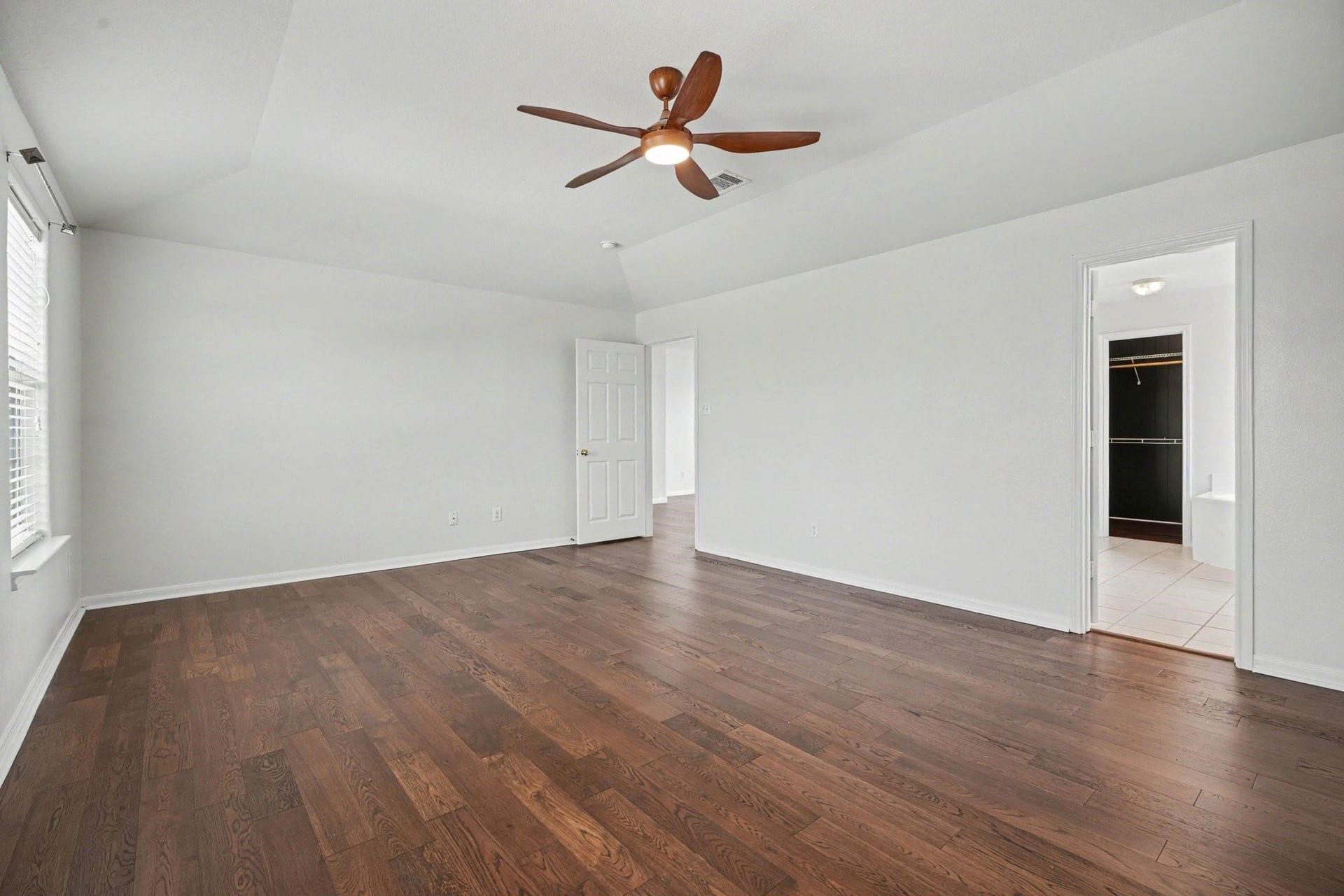 2622 Tarpon Drive, Texas City, TX 77591 Primary Bedroom