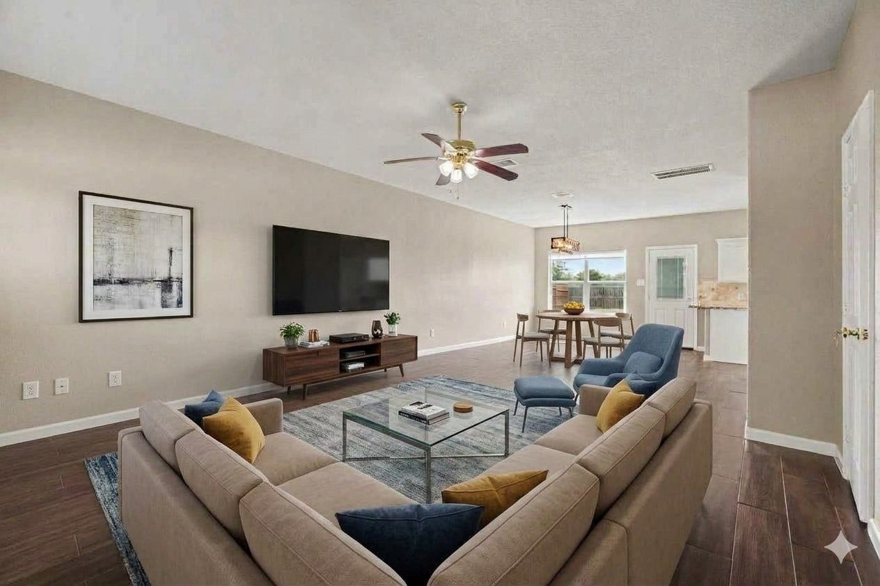 2622 Tarpon Drive, Texas City, TX 77591 Living room with AI Staging