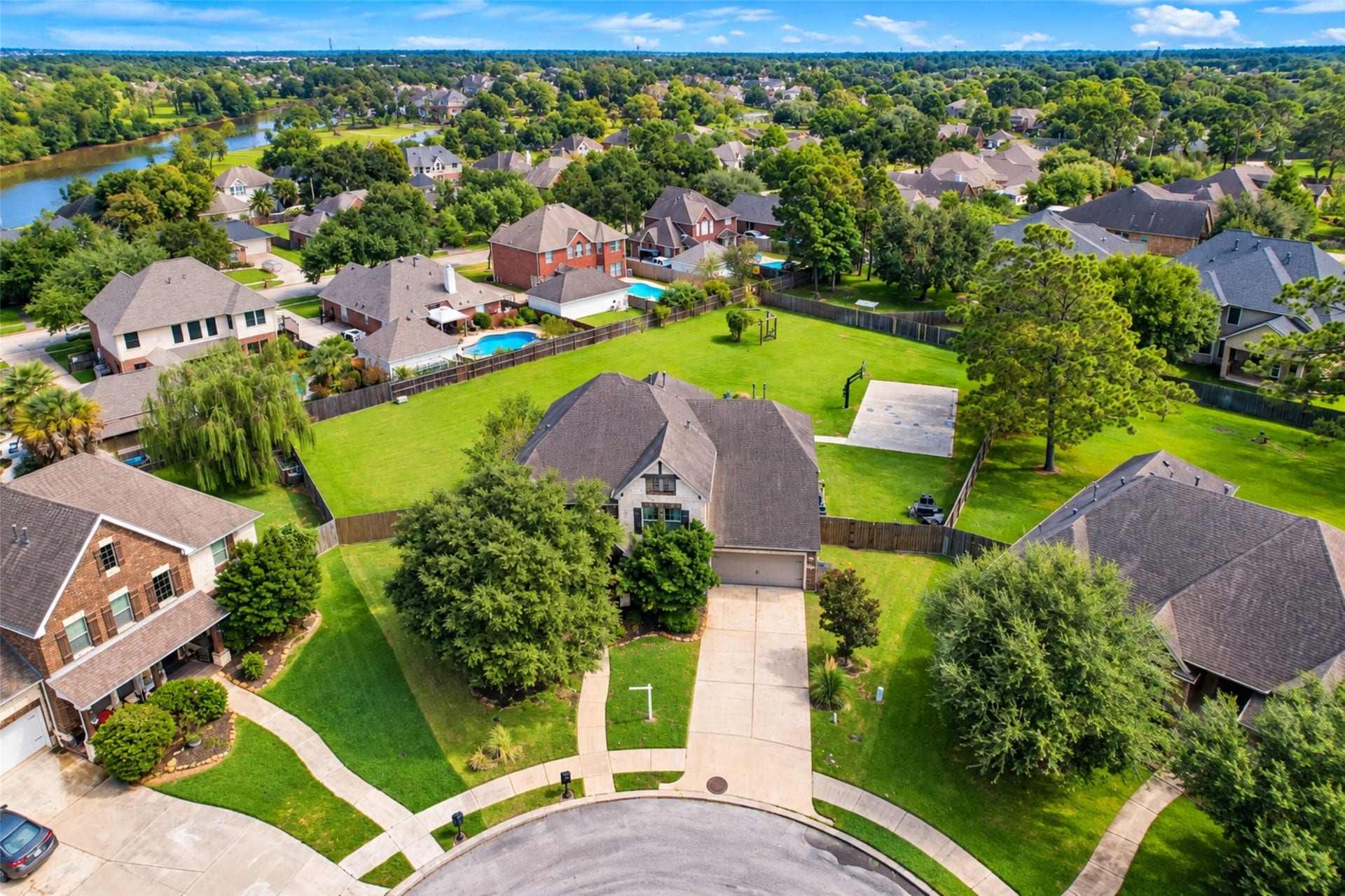 436 Old Orchard Court, Dickinson, TX 77539 Aerial - the cul-de-sac lot, just under two-thirds of an acre