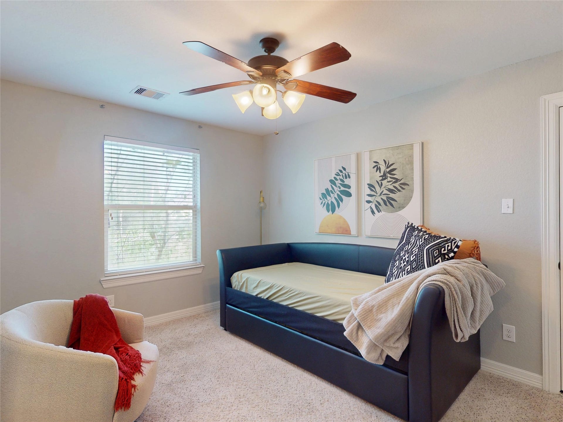 436 Old Orchard Court, Dickinson, TX 77539 Secondary bedroom with daybed