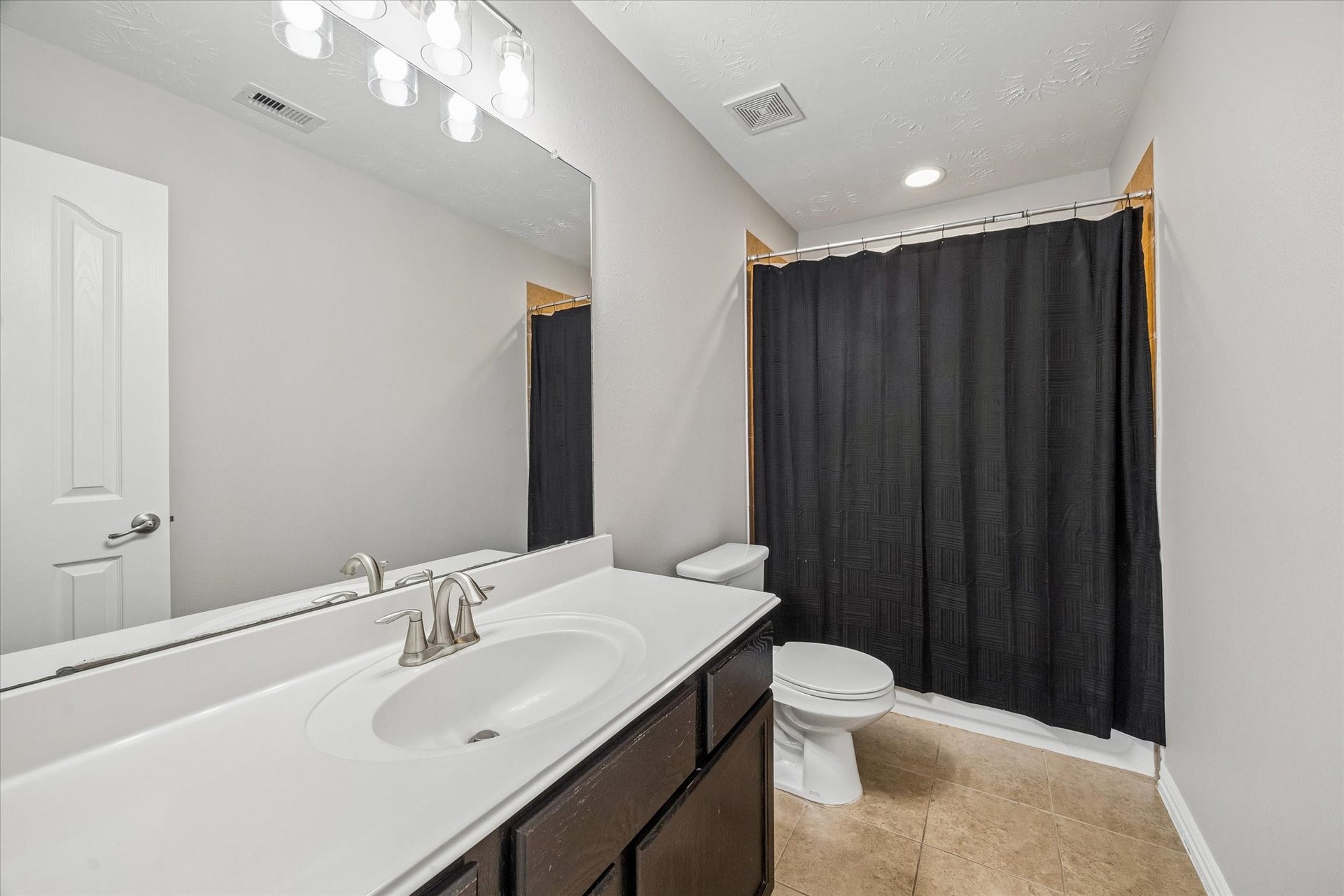 210 Chestnut Street, Baytown, TX 77520 210 Chestnut Street, Baytown, TX 77520