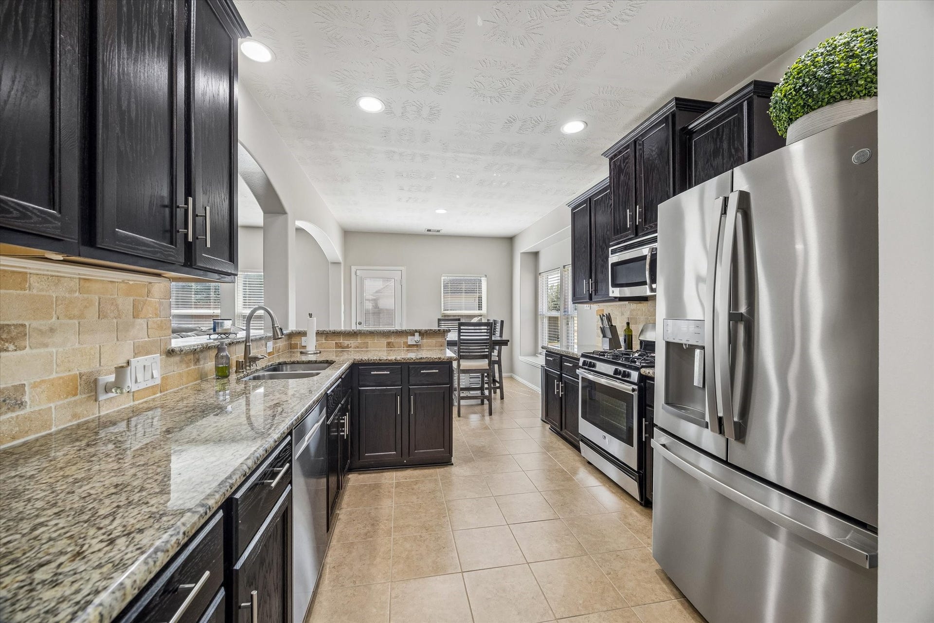 210 Chestnut Street, Baytown, TX 77520 210 Chestnut Street, Baytown, TX 77520