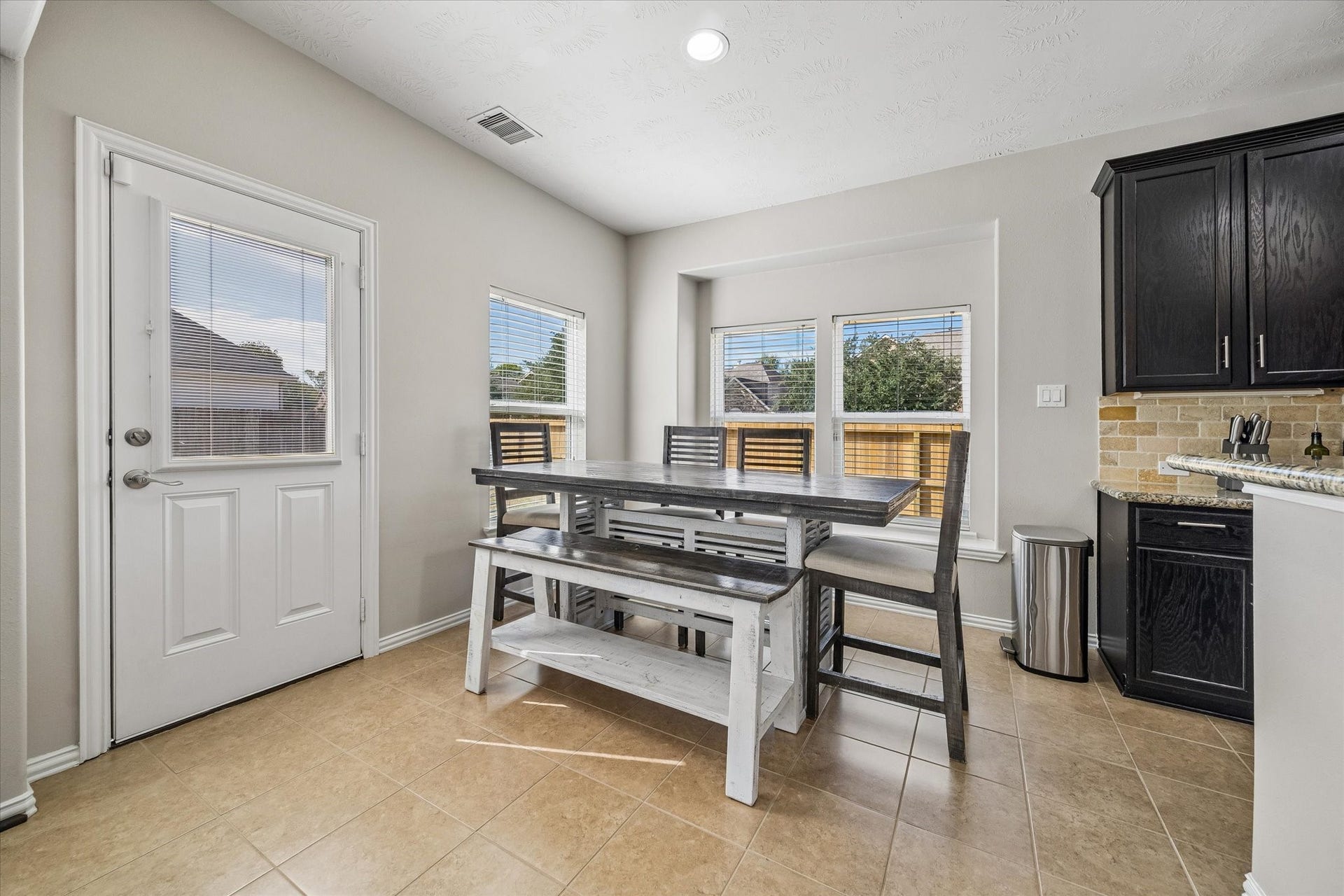 210 Chestnut Street, Baytown, TX 77520 210 Chestnut Street, Baytown, TX 77520