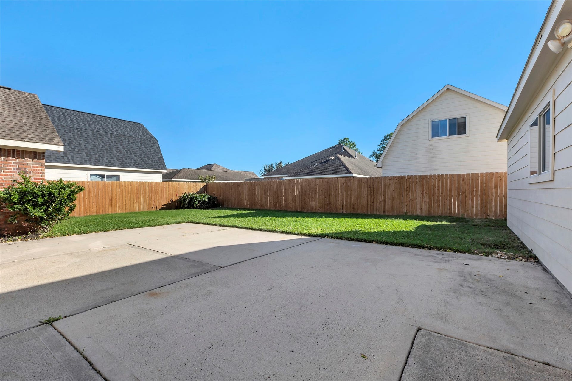 11514 Tara Place, Pearland, TX 77584 Great sized patio for relaxing outside
