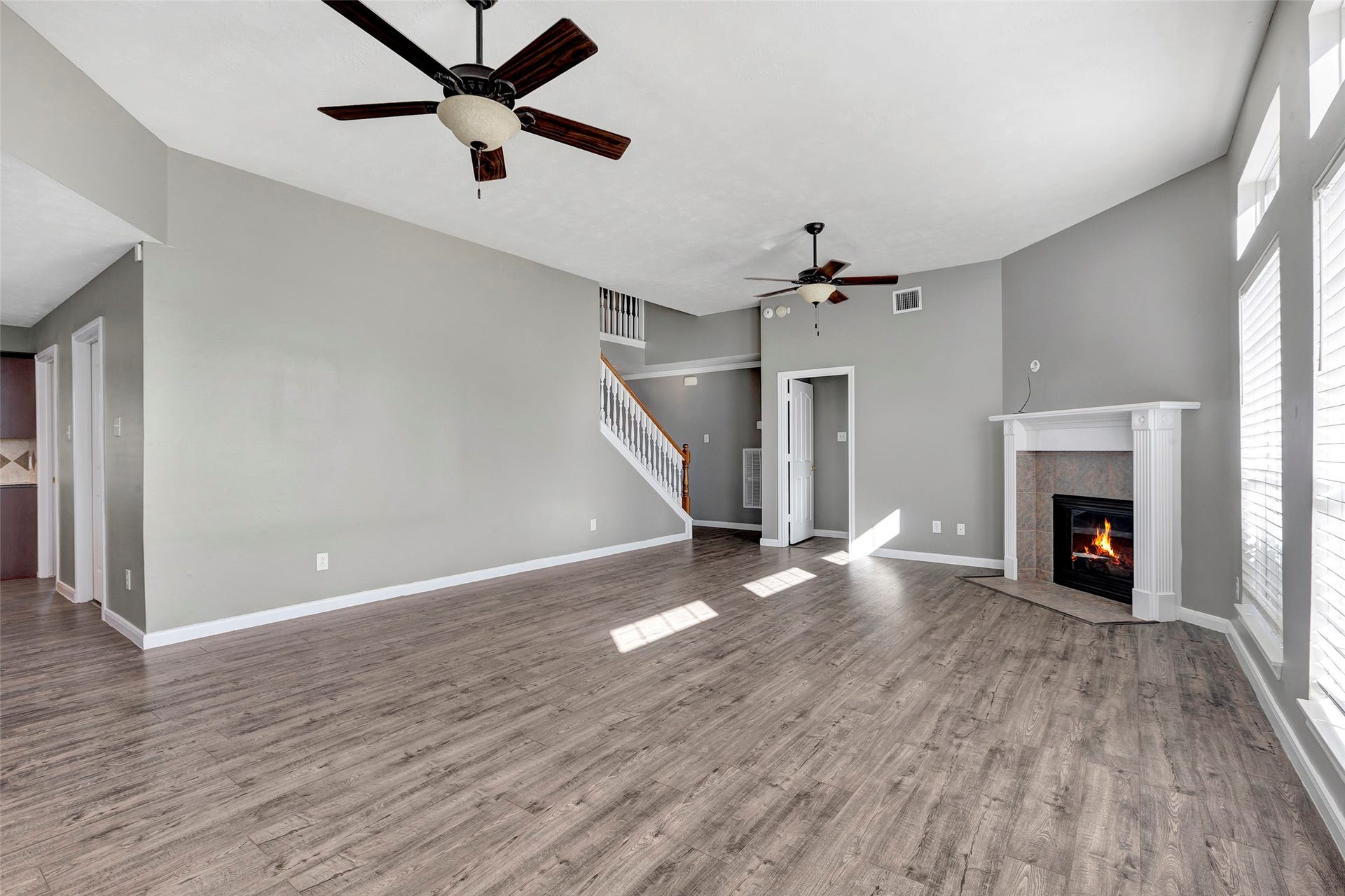 11514 Tara Place, Pearland, TX 77584 Primary bedroom and upstairs stairway are just off the family room