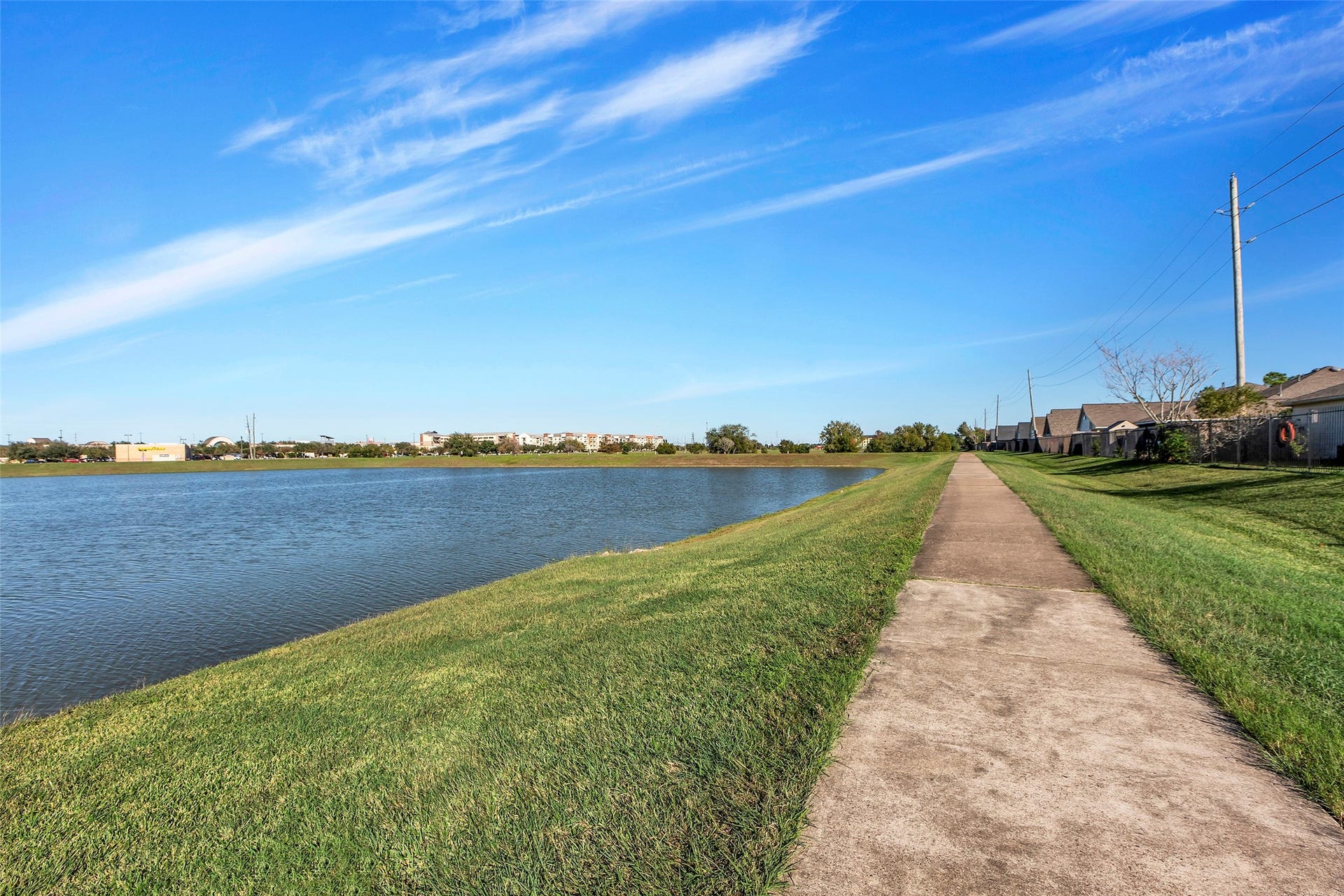 11514 Tara Place, Pearland, TX 77584 Lake and walking trails