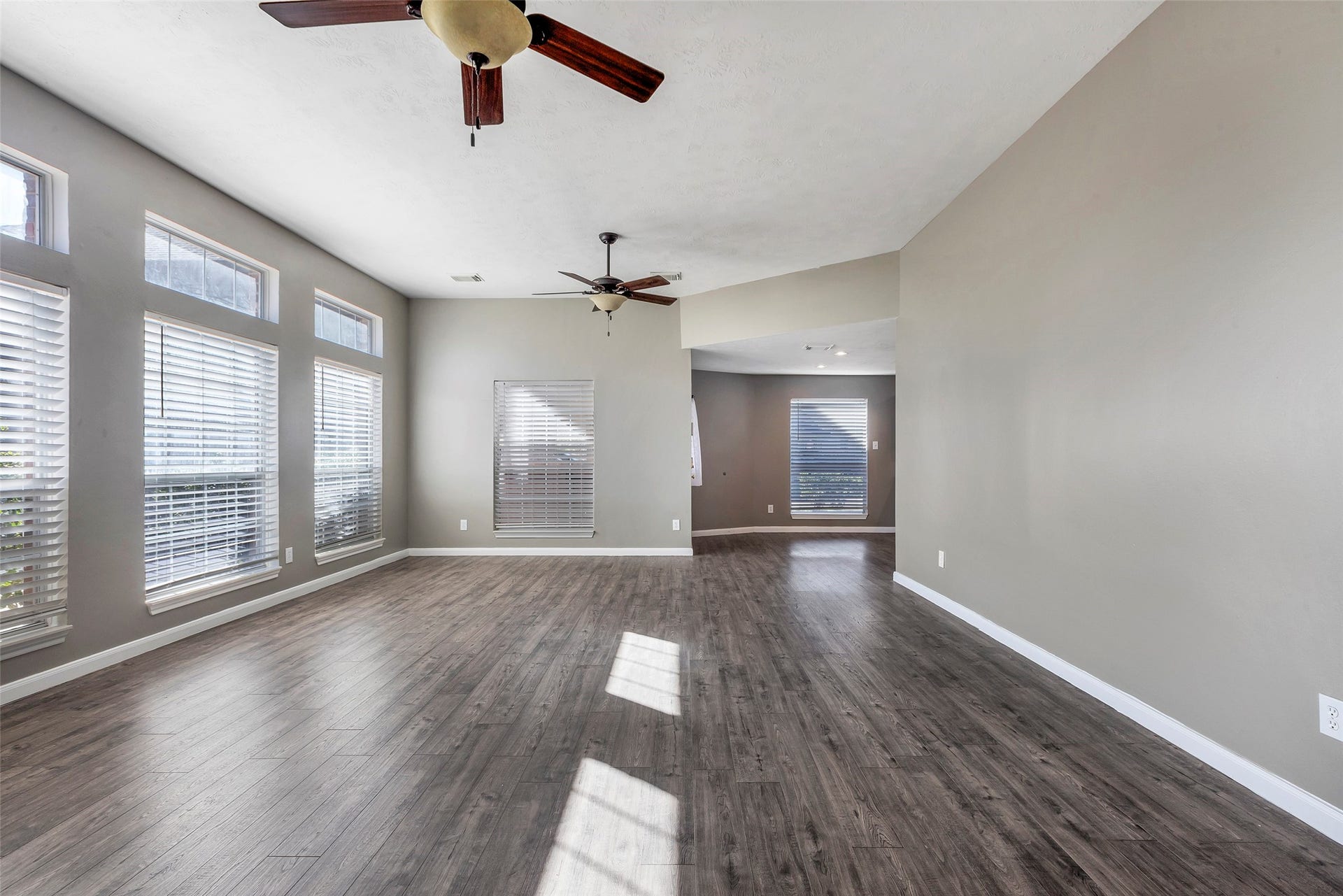 11514 Tara Place, Pearland, TX 77584 Resent engineered wood floors throughout the downstairs
