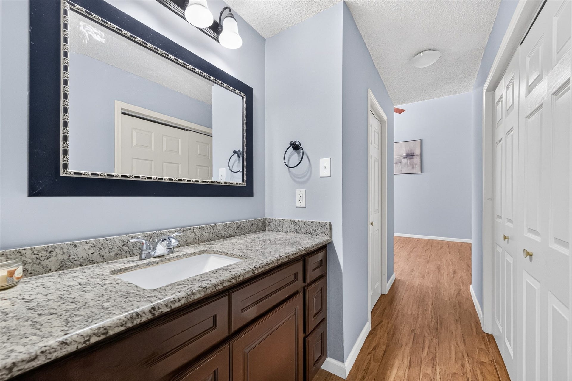 880 Tully Road, #44, Houston, TX 77079 Primary Bath
