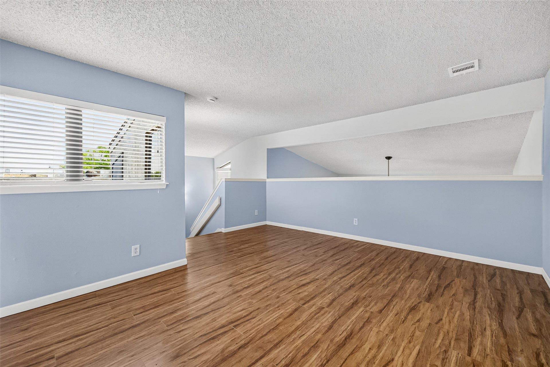 880 Tully Road, #44, Houston, TX 77079 Living Area @ 3rd Floor