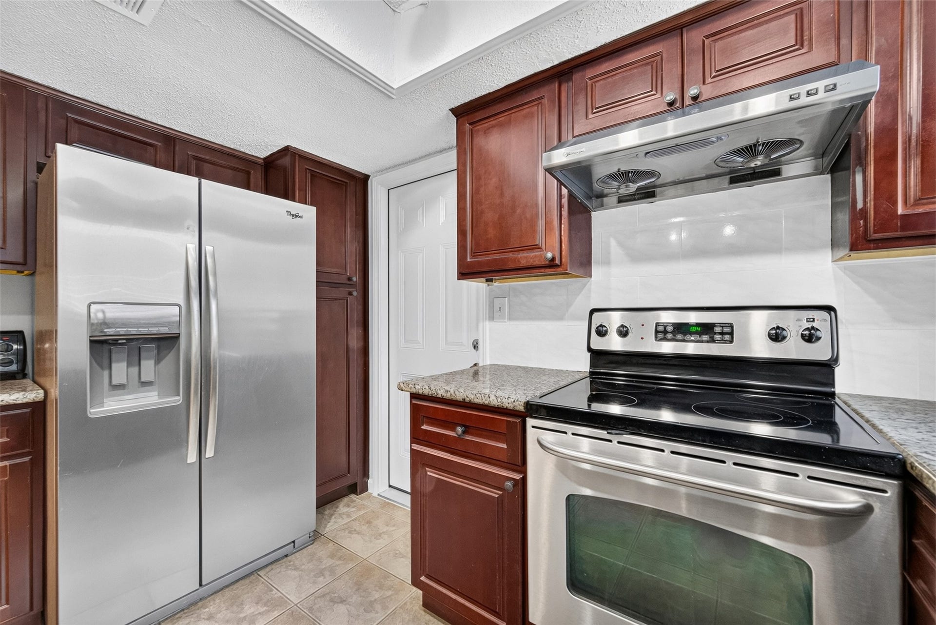 880 Tully Road, #44, Houston, TX 77079 REMODELED KITCHEN