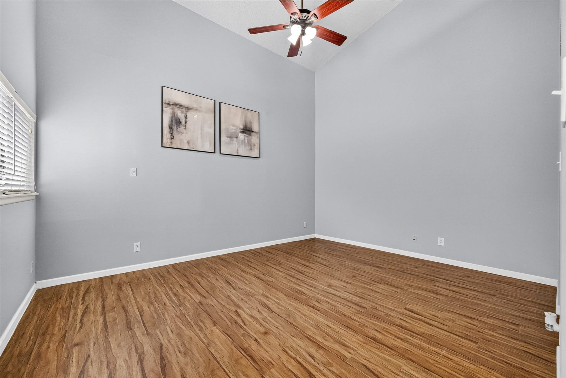880 Tully Road, #44, Houston, TX 77079 Primary Bedroom @ 2nd floor