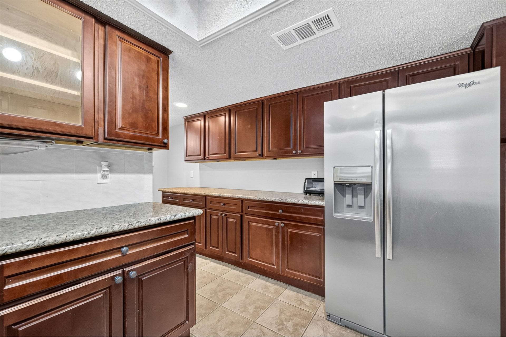 880 Tully Road, #44, Houston, TX 77079 REMODELED KITCHEN