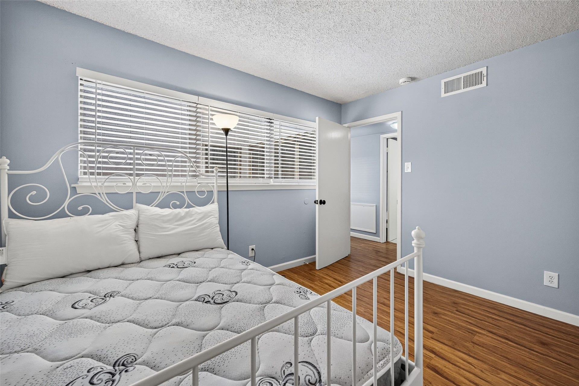 880 Tully Road, #44, Houston, TX 77079 3rd Bedroom @ 2nd floor