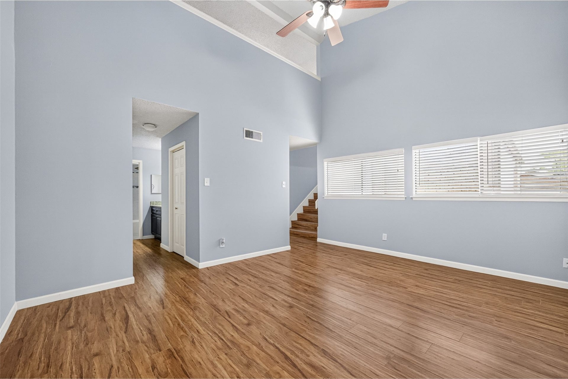 880 Tully Road, #44, Houston, TX 77079 Primary Bedroom @ 2nd floor