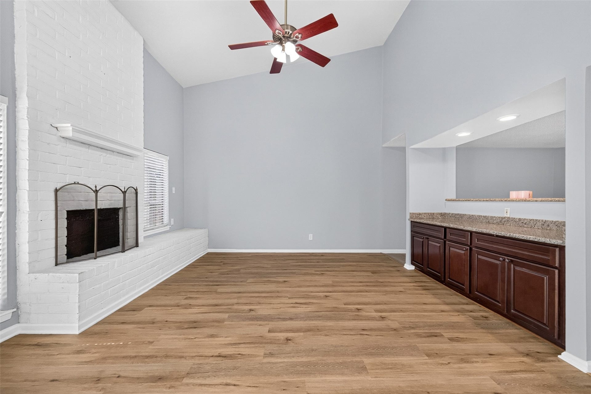 880 Tully Road, #44, Houston, TX 77079 LIVING ROOM